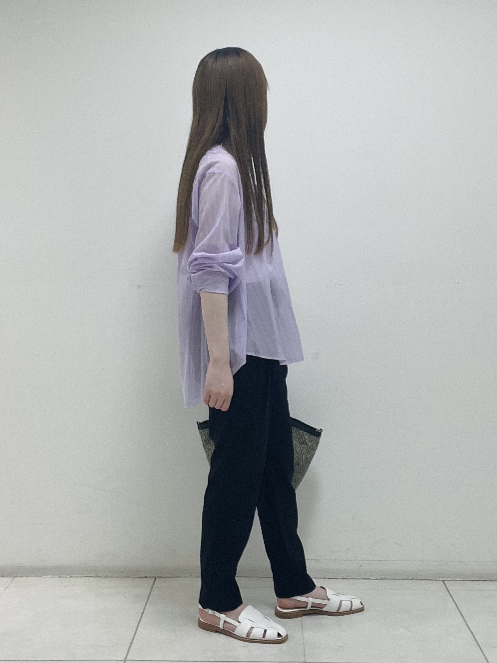 mさんの「INDIVI｜【洗える／軽やか】無地＆ストライプ柄 切替タックブラウス」を使ったコーディネート