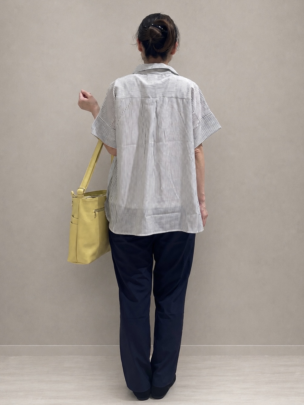まつみさんの「SHOO･LA･RUE｜【2点セット/S-LL/洗濯機可】時短でコーデ決まる スラブスキッパーシャツ＋タンクトップ」を使ったコーディネート