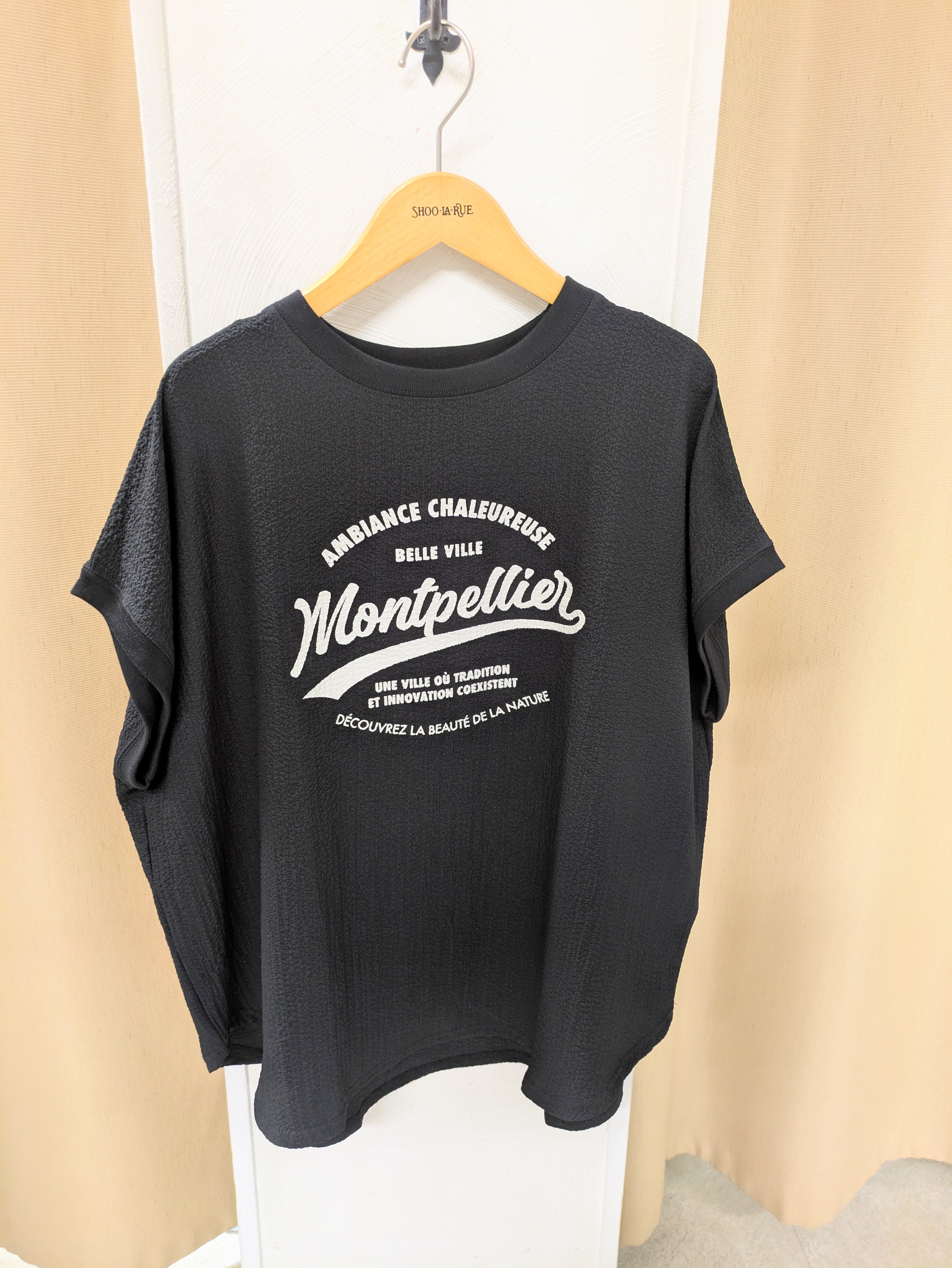 SHIORIさんの「SHOO･LA･RUE｜【洗濯機可】ぽこぽこさらさら アソートTシャツ」を使ったコーディネート