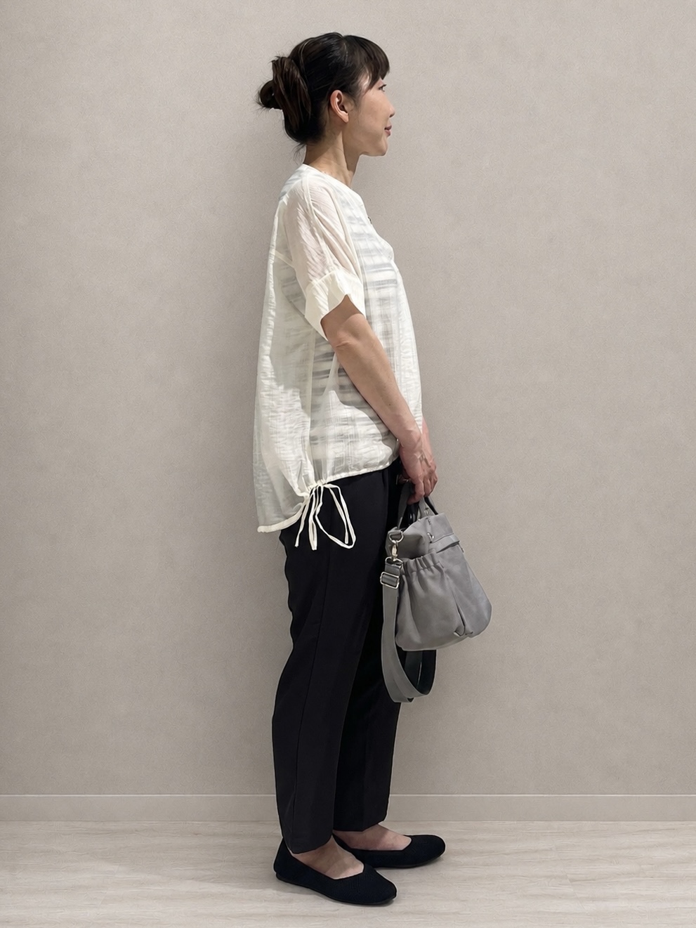 まつみさんの「SHOO･LA･RUE｜【高レビュー/体型カバー】インせず着られる スキッパー裾リボンブラウス」を使ったコーディネート