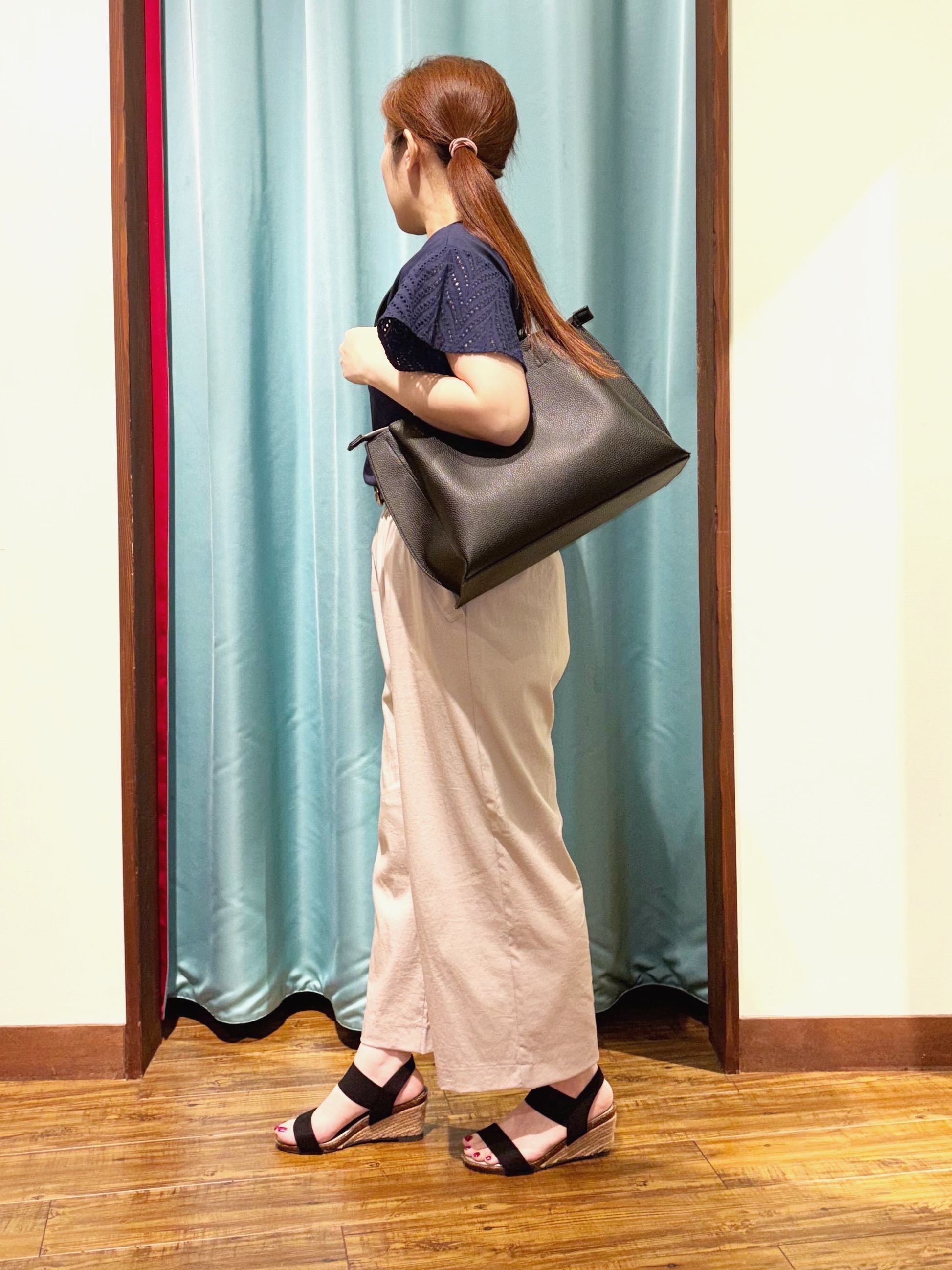tukiさんの「SHOO･LA･RUE｜【S-LL/洗濯機可/体型カバー】汗じみが気になりにくい お袖レースフレアTシャツ」を使ったコーディネート