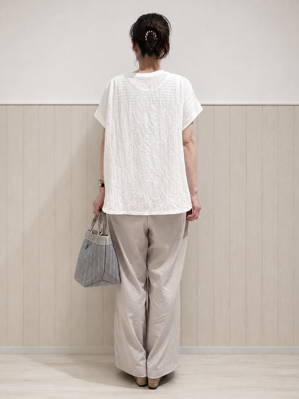 まつみさんの「SHOO･LA･RUE｜【洗濯機可】ぽこぽこさらさら アソートTシャツ」を使ったコーディネート