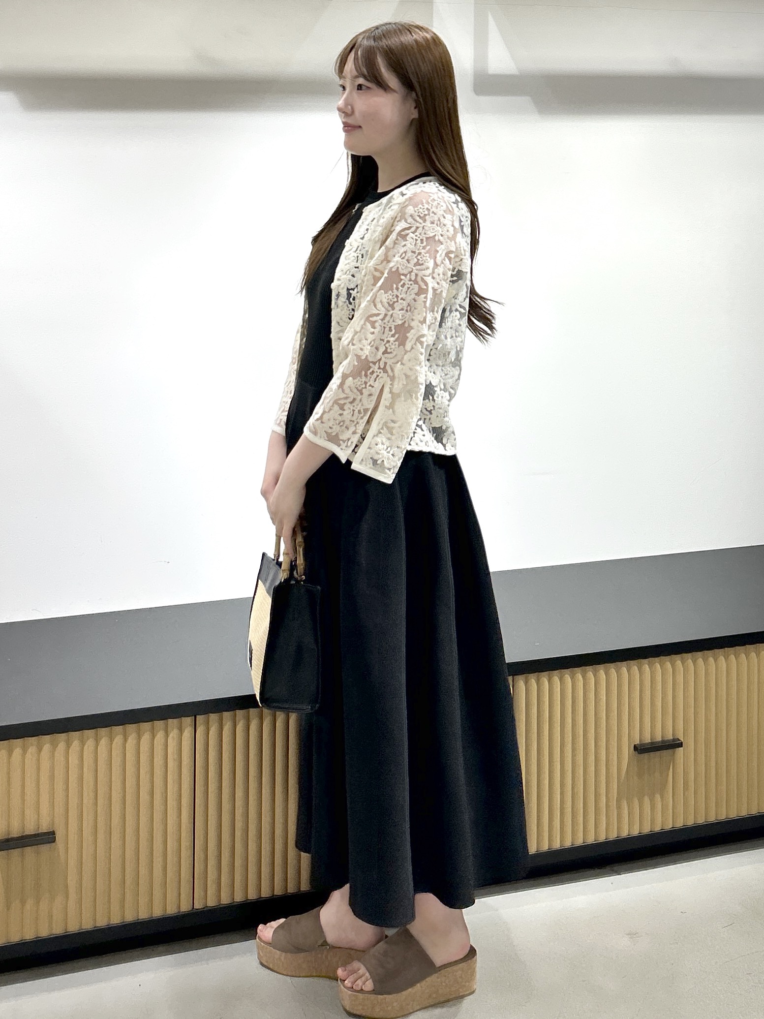 sayaさんの「OPAQUE.CLIP｜刺繍レースショートブラウス【洗える】」を使ったコーディネート
