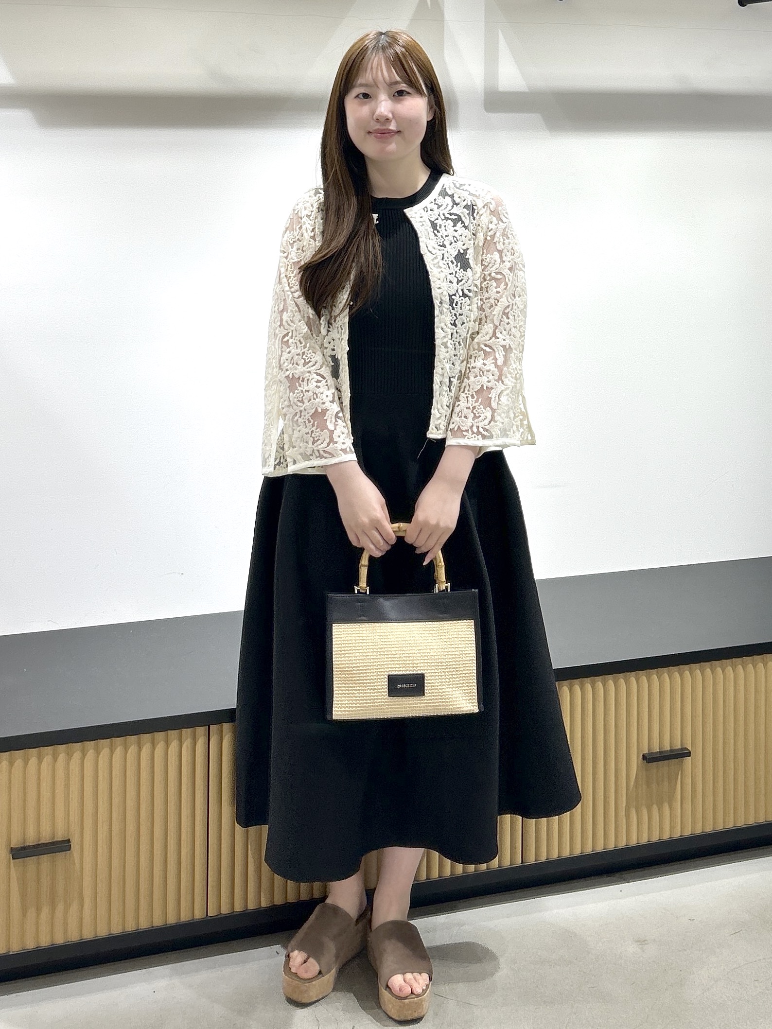 sayaさんの「OPAQUE.CLIP｜刺繍レースショートブラウス【洗える】」を使ったコーディネート