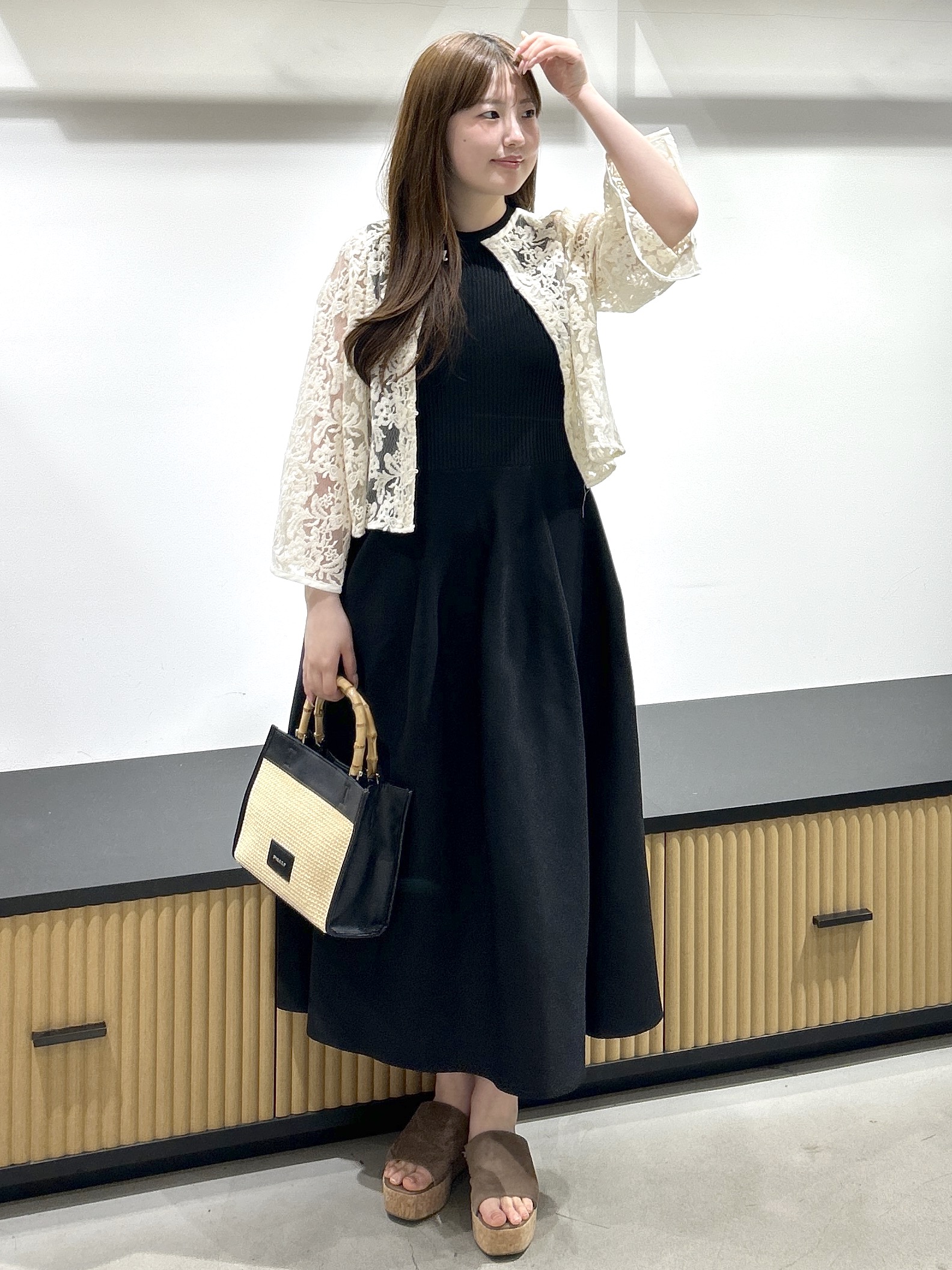 sayaさんの「OPAQUE.CLIP｜刺繍レースショートブラウス【洗える】」を使ったコーディネート