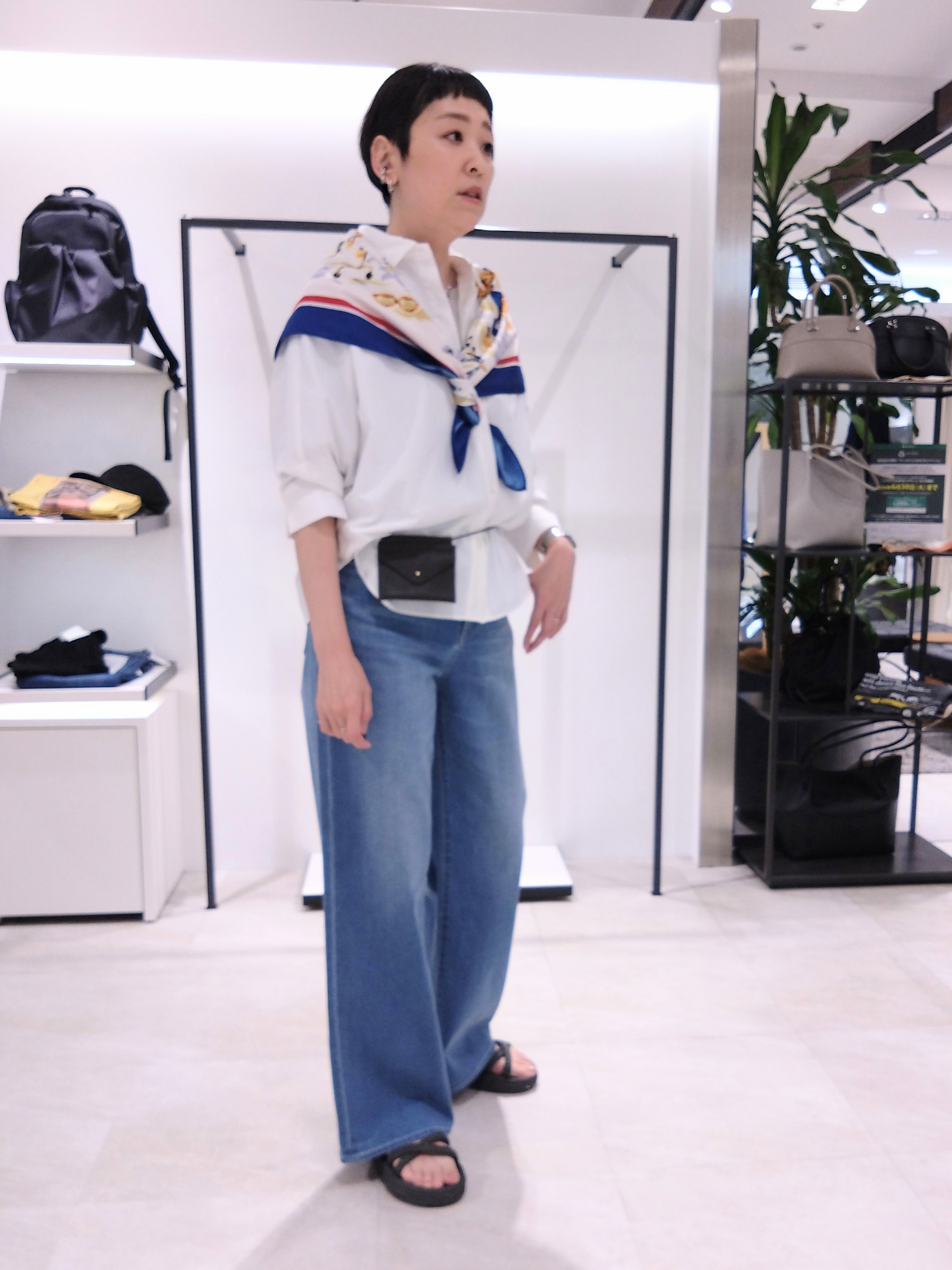 まちこさんの「UNTITLED｜【接触冷感/吸水速乾/UVカット】ドルマンスリーブシャツ」を使ったコーディネート