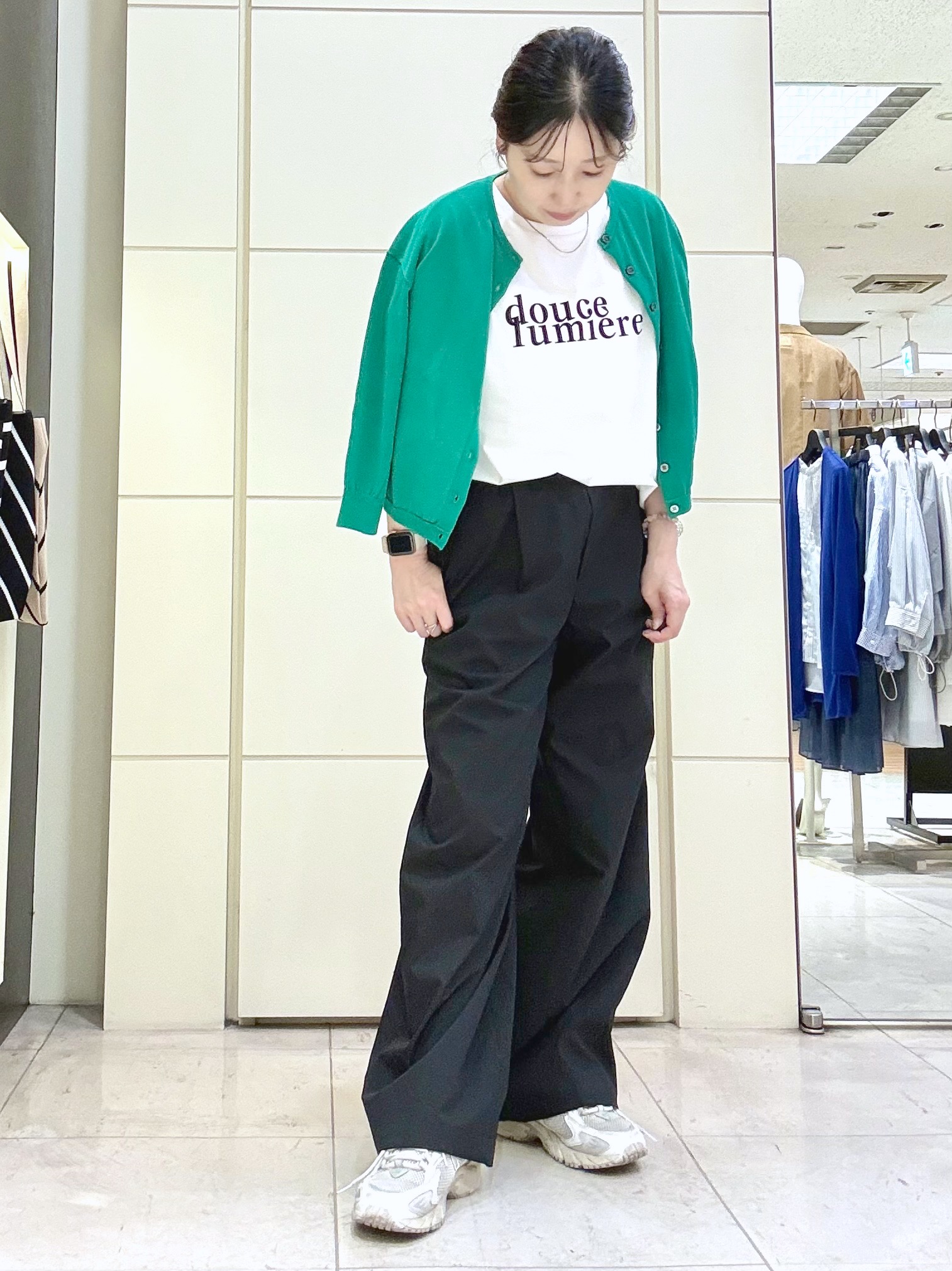 mori.さんの「UNTITLED｜【洗える/日除け・冷房対策に】ハイゲージクルーネックカーディガン」を使ったコーディネート