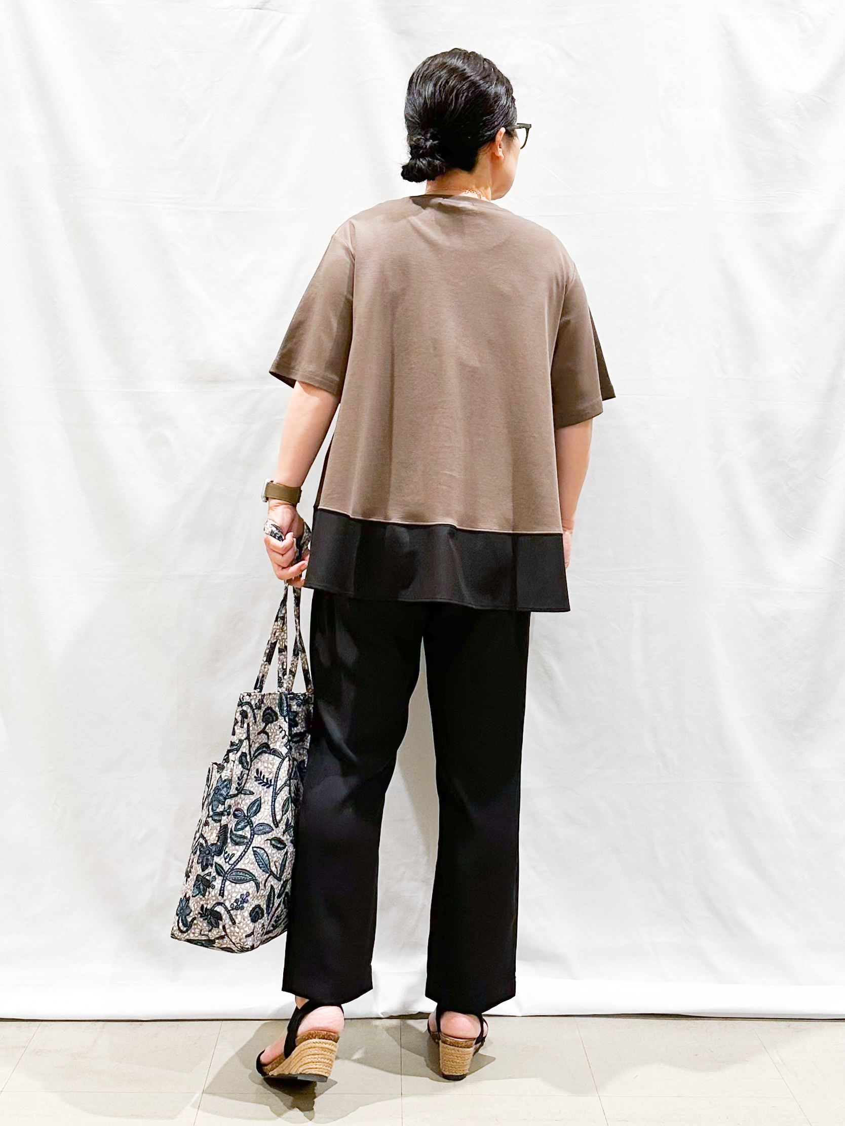 umeさんの「SHOO･LA･RUE｜【UV/抗菌防臭/洗濯機可】体型カバーも叶う 裾切り替えAライントップス」を使ったコーディネート