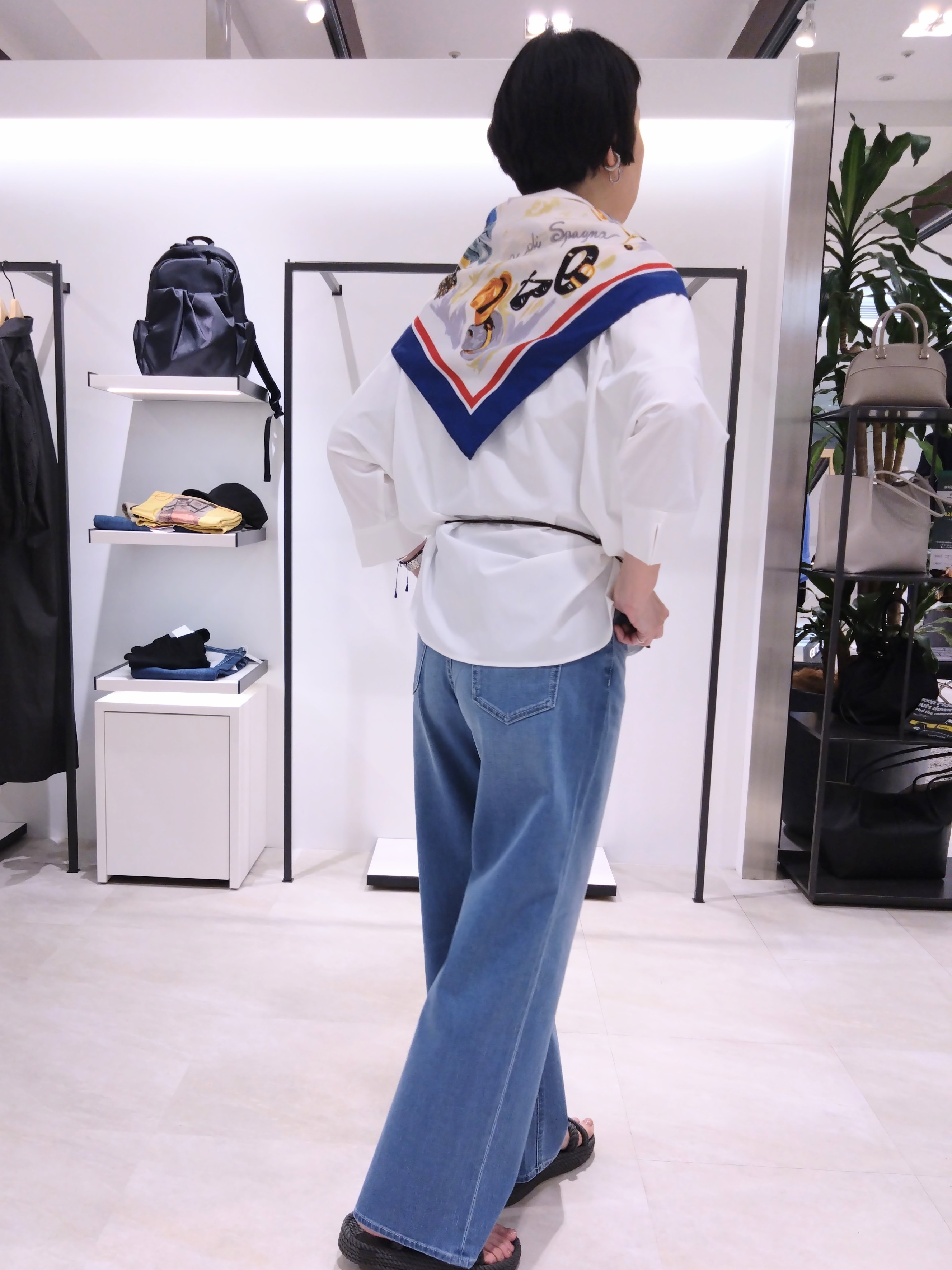 まちこさんの「UNTITLED｜【接触冷感/吸水速乾/UVカット】ドルマンスリーブシャツ」を使ったコーディネート