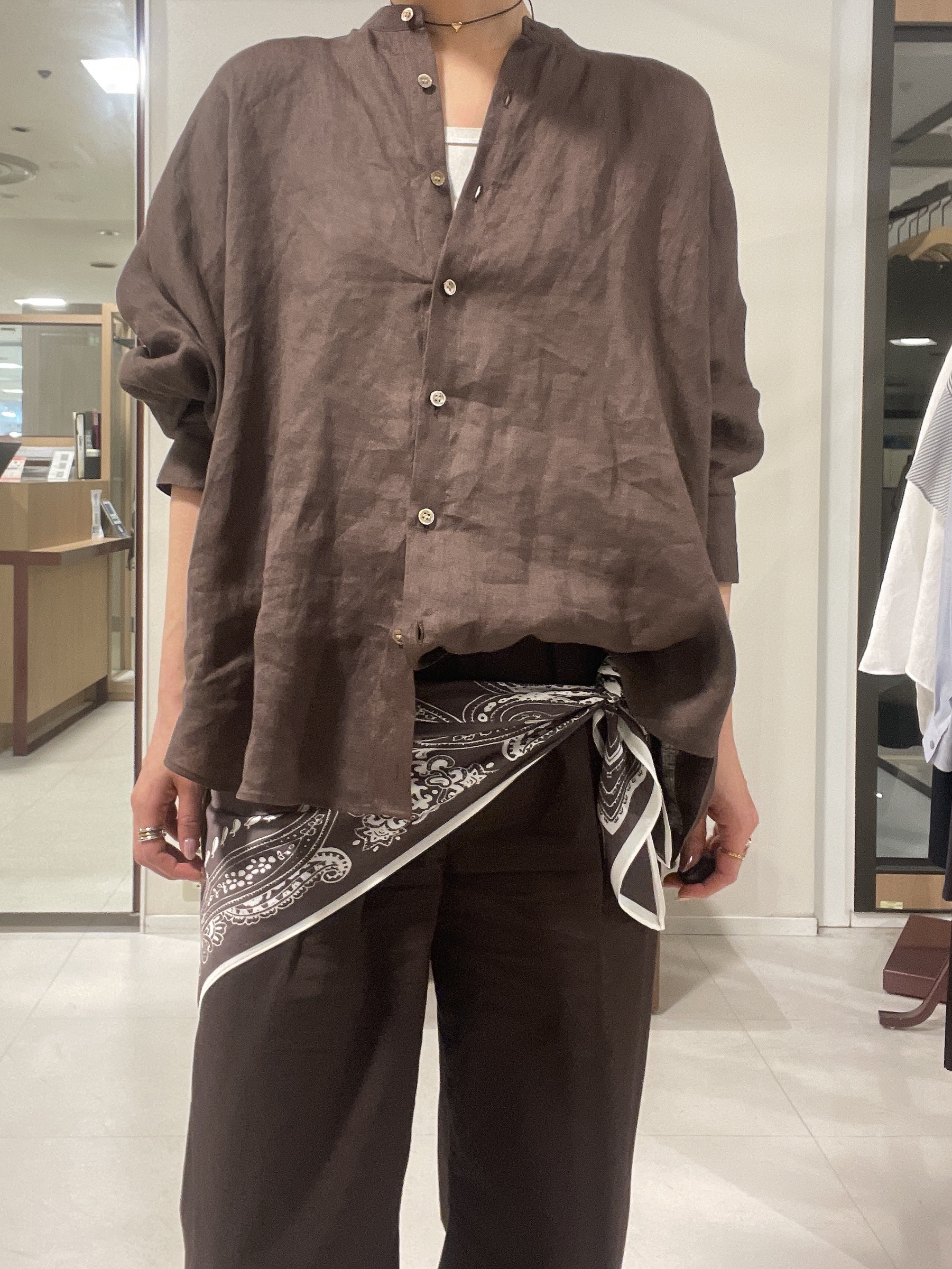 IWAMOさんの「UNTITLED｜【麻100】リネンドルマンシャツ」を使ったコーディネート