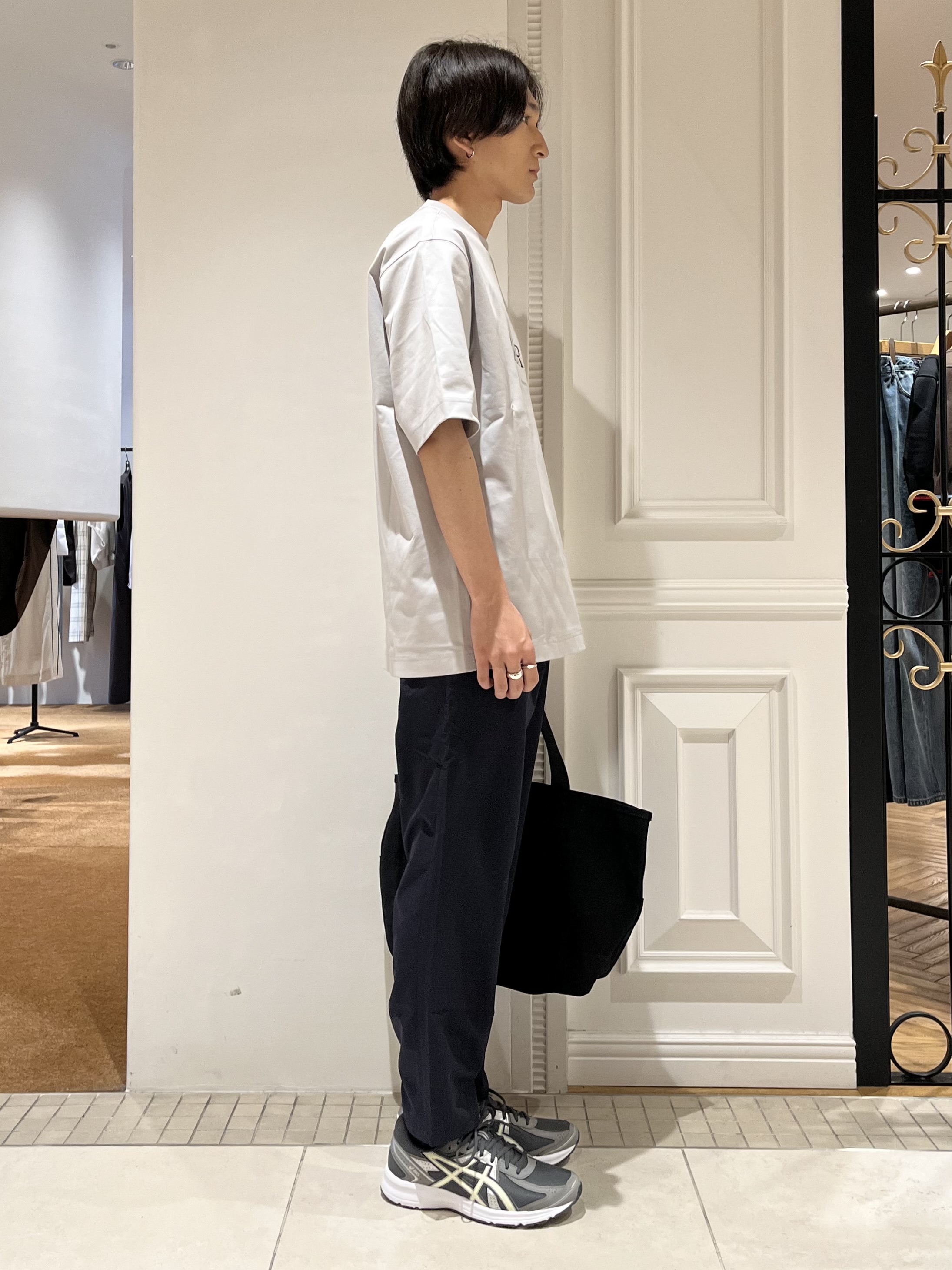 Watanabeさんの「DRESSTERIOR｜【接触冷感／UVカット／抗菌防臭／しわ防止】クールデオドラント ロゴTシャツ」を使ったコーディネート