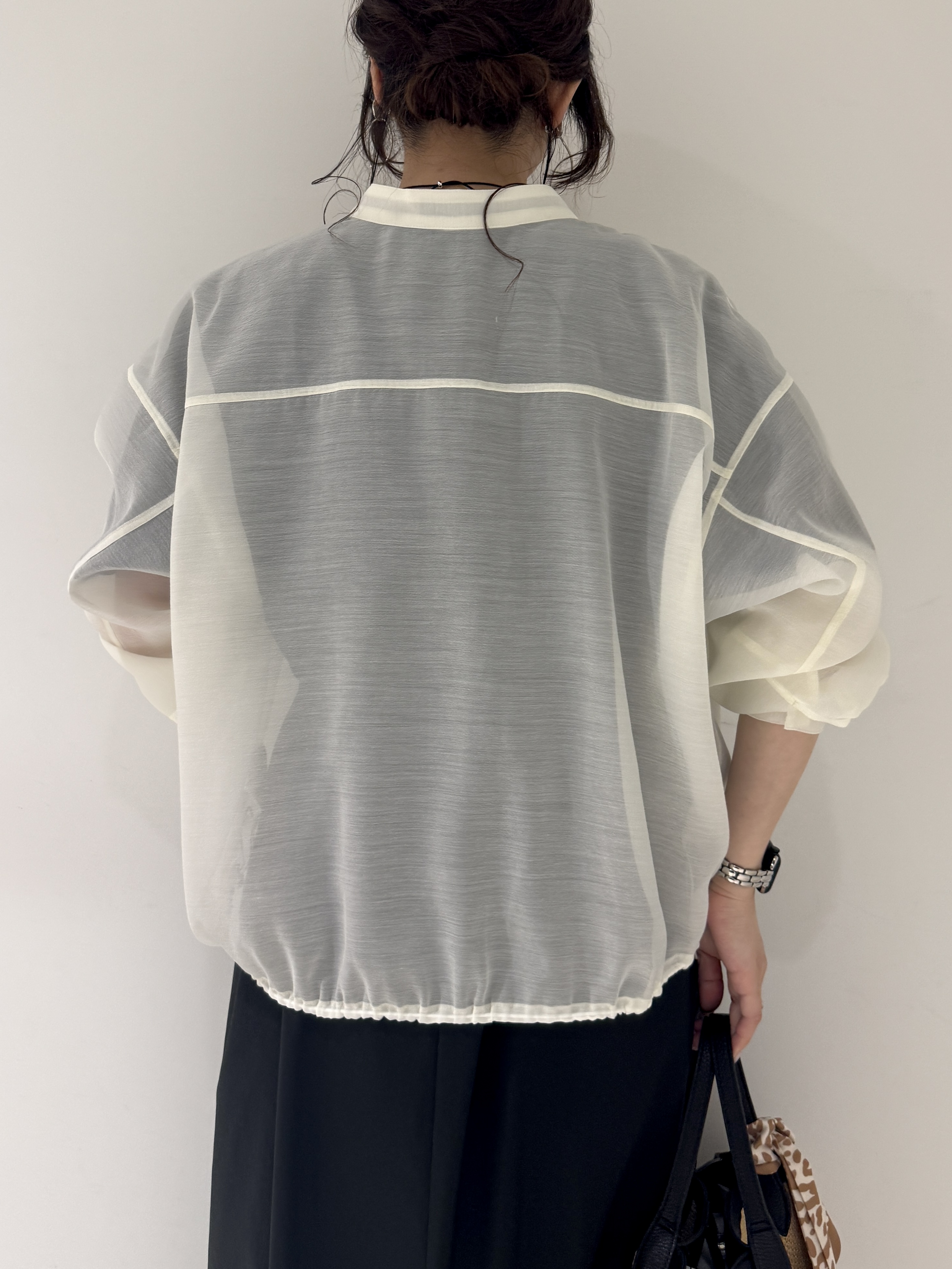 そんさんの「INDIVI｜【トレンド／2WAY】裾ドロスト付きシアーブラウスブルゾン」を使ったコーディネート