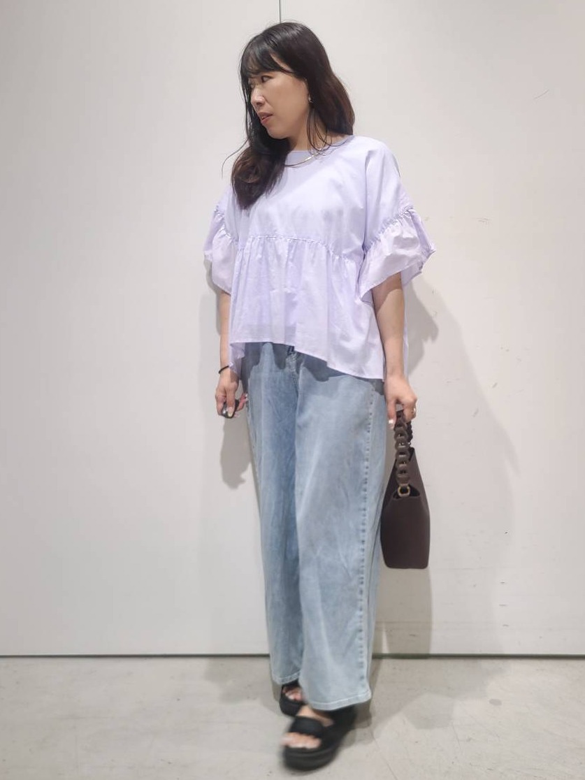 hmさんの「OPAQUE.CLIP｜フリルペプラムブラウス【洗濯機OK】」を使ったコーディネート