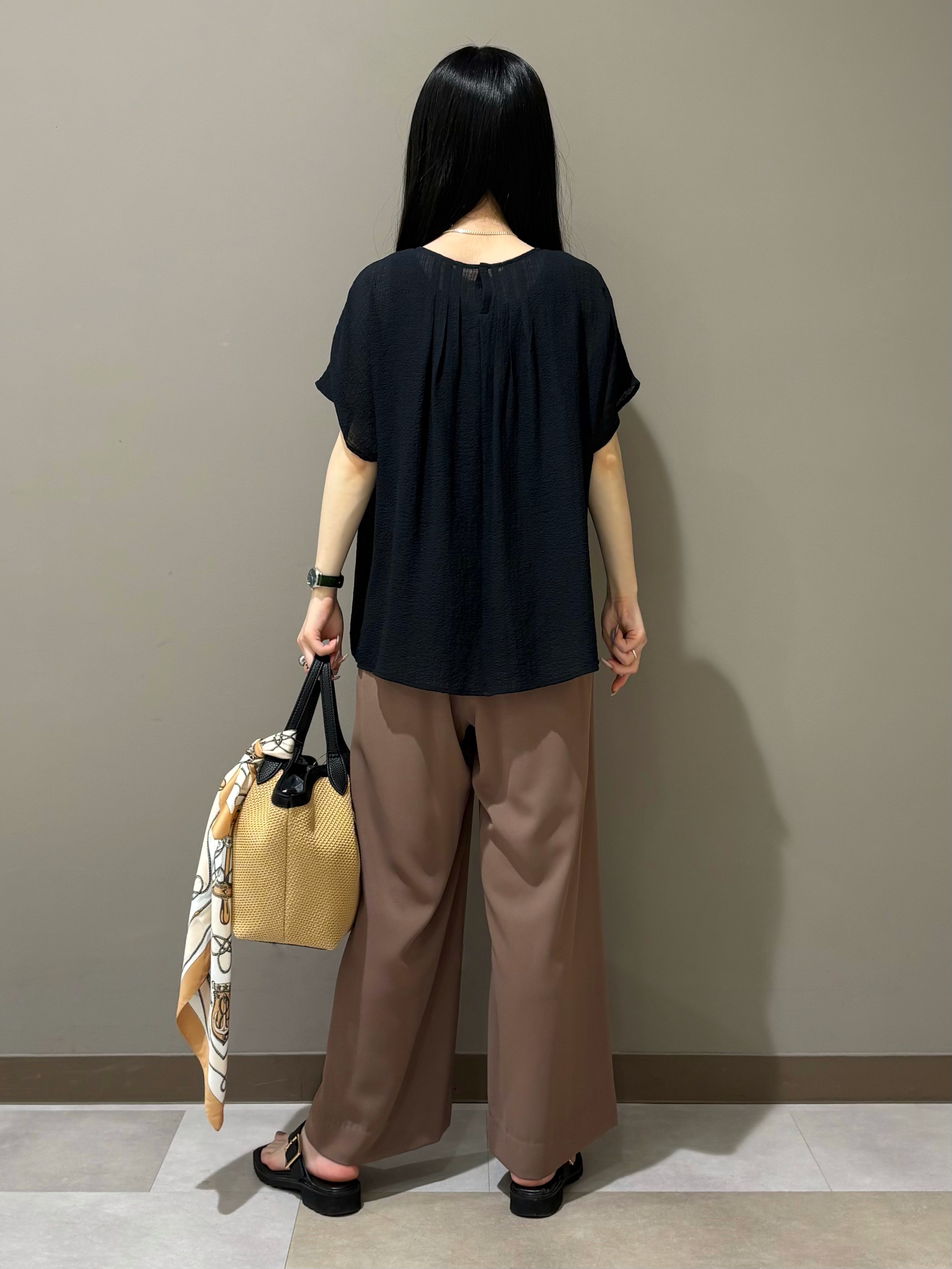KEIKOさんの「INDIVI｜【洗える】無地＆チェーン柄 ギャザートップス」を使ったコーディネート