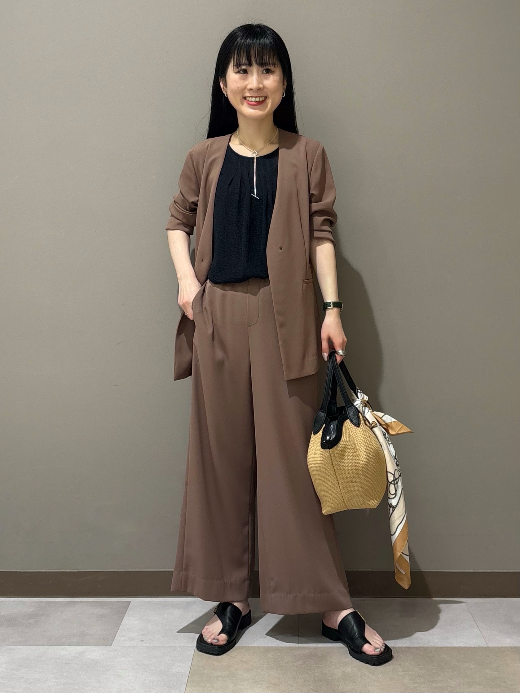 KEIKOさんの「INDIVI｜【洗える】無地＆チェーン柄 ギャザートップス」を使ったコーディネート
