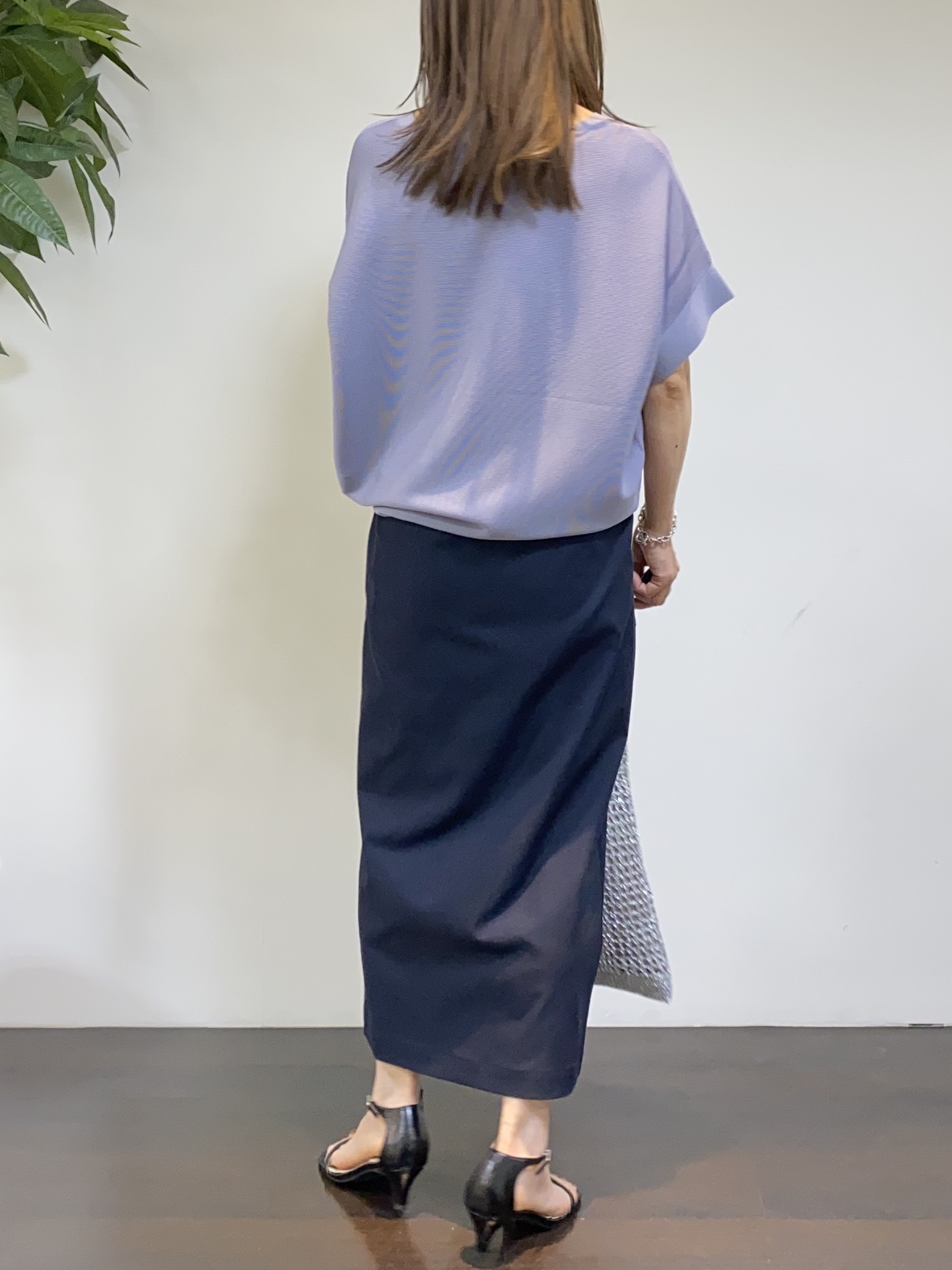 tomoさんの「UNTITLED｜【11色展開/体型カバー】前後2WAYフレンチスリーブニット」を使ったコーディネート