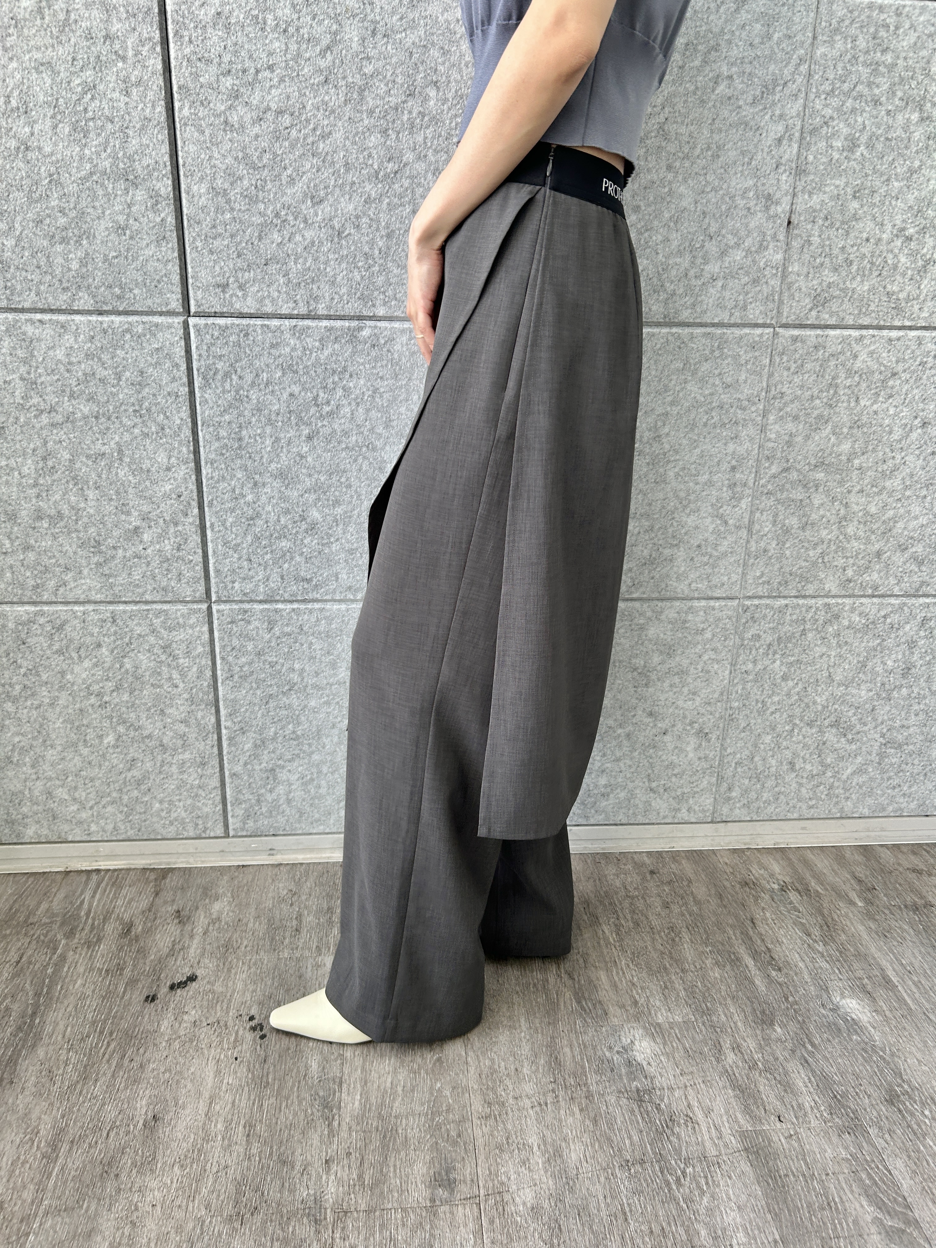 harunaさんの「CODE A｜design short vest」を使ったコーディネート