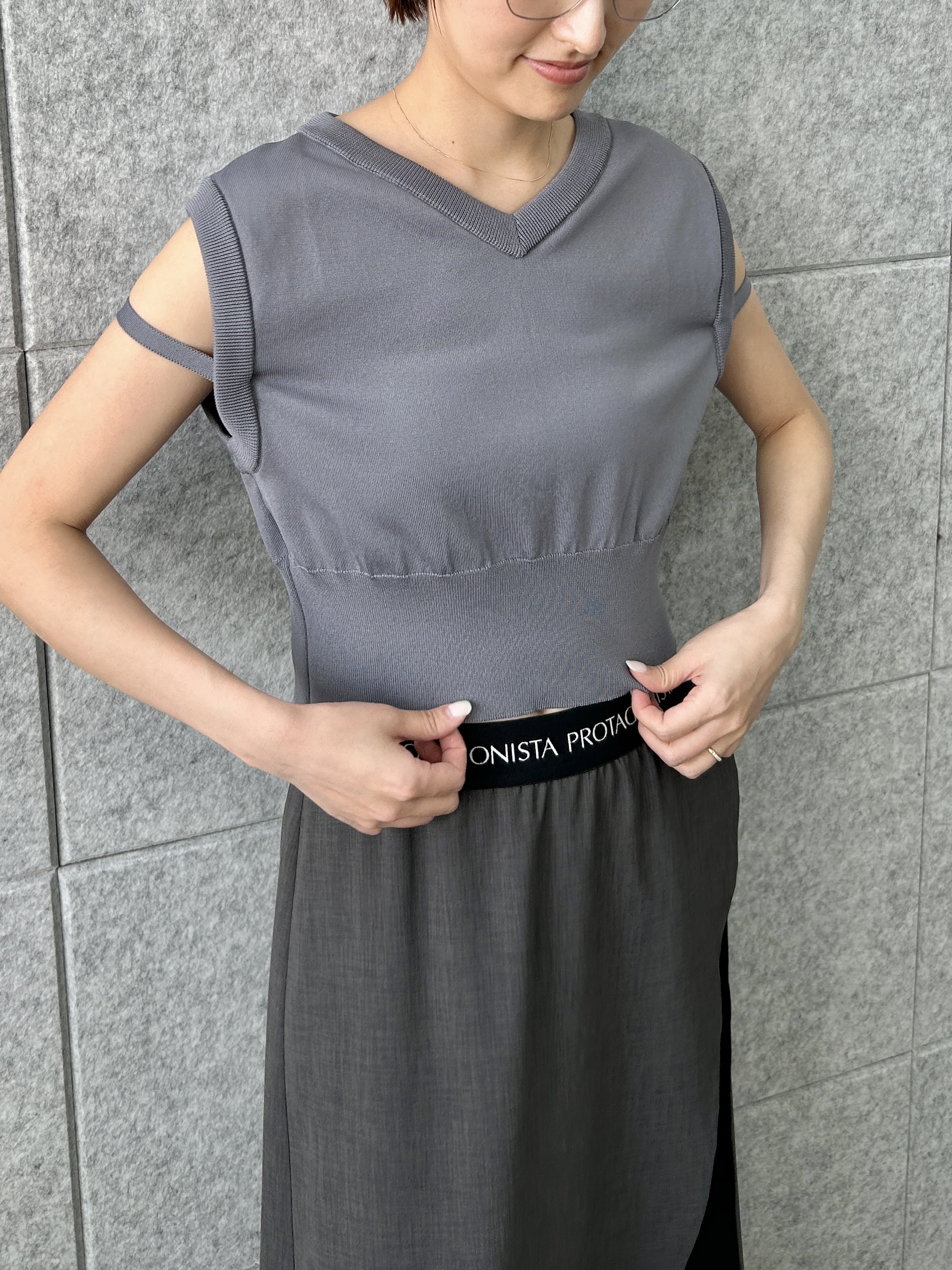 harunaさんの「CODE A｜design short vest」を使ったコーディネート