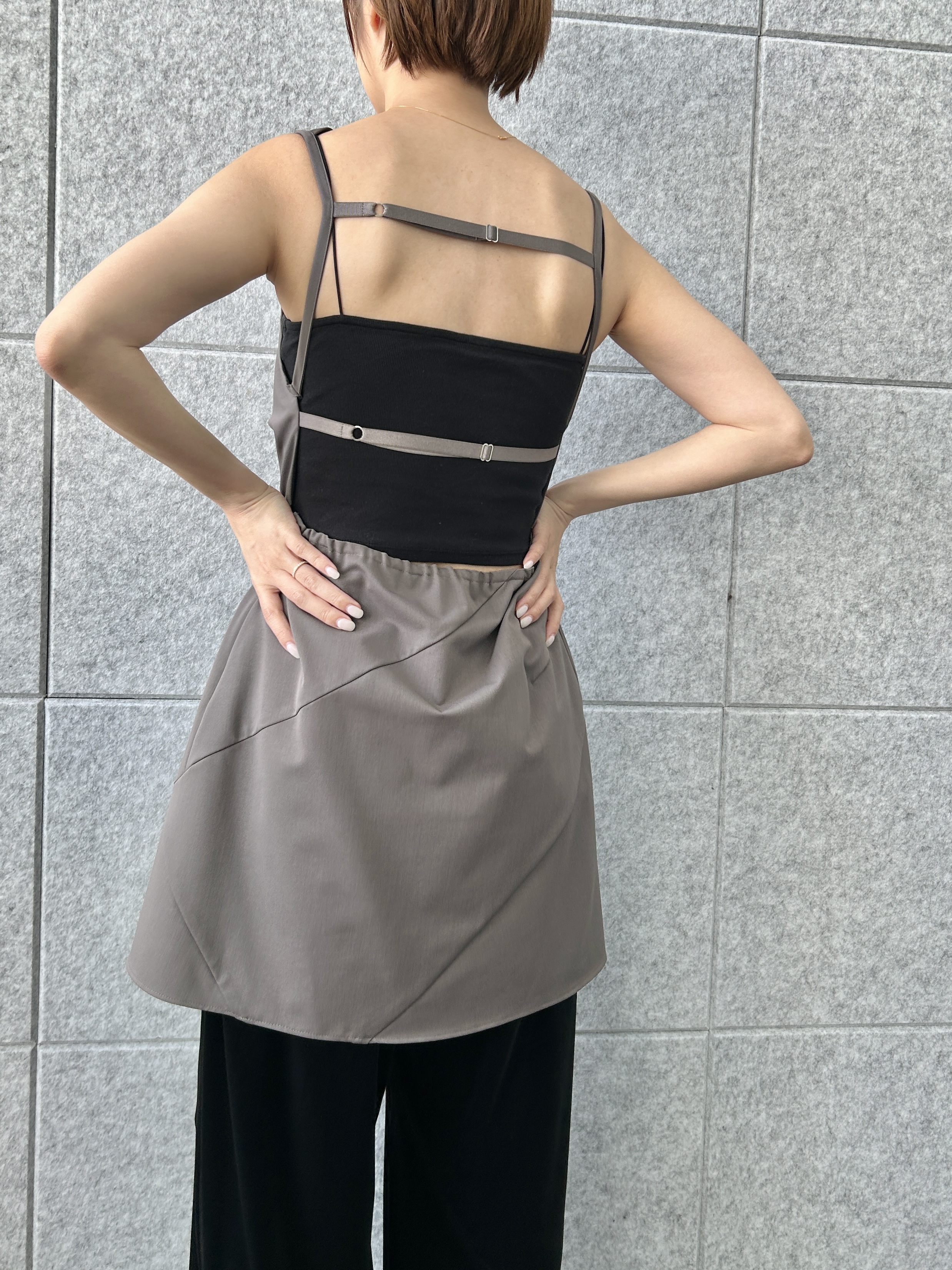 harunaさんの「CODE A｜apron dress」を使ったコーディネート