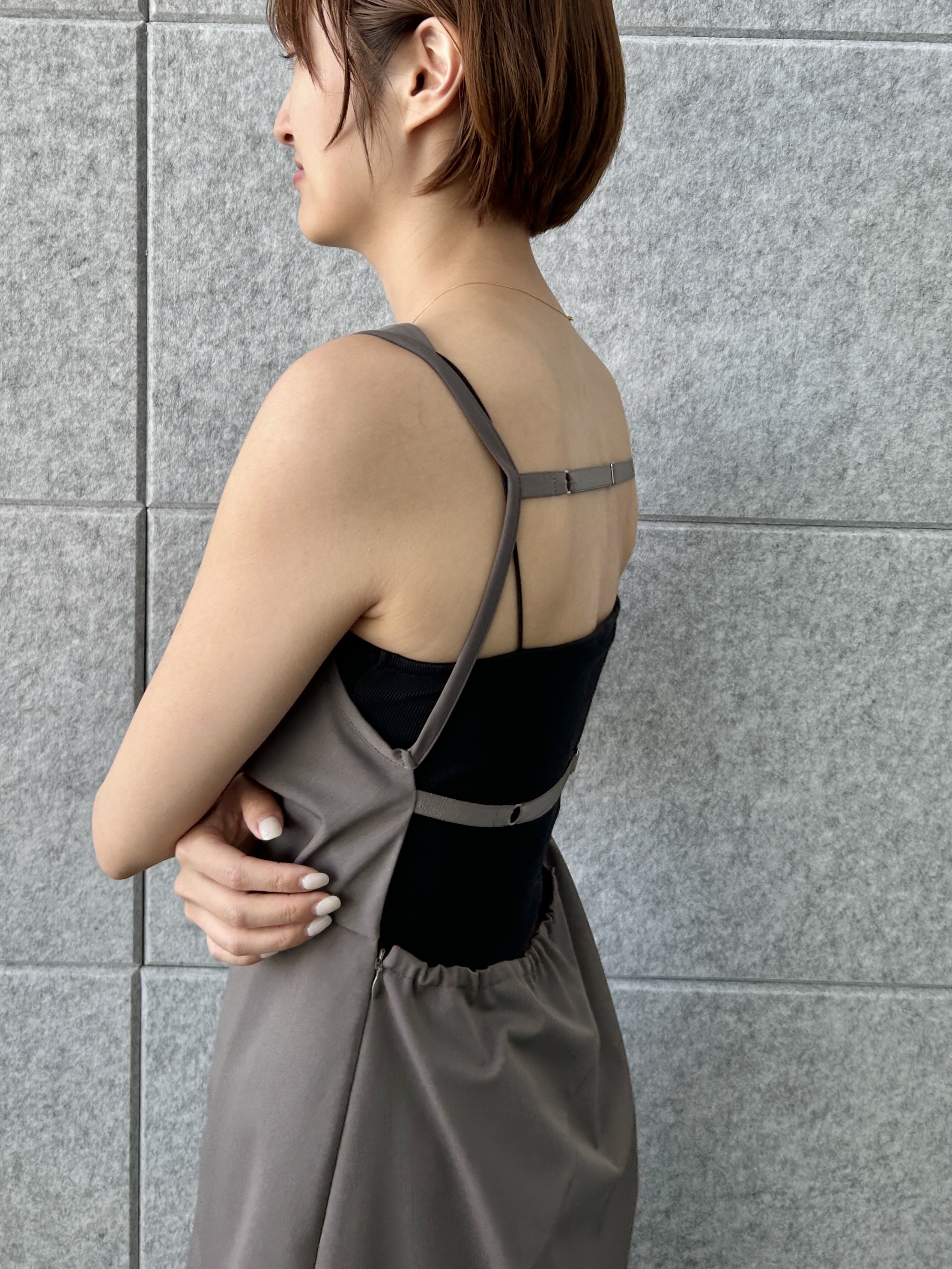 harunaさんの「CODE A｜apron dress」を使ったコーディネート