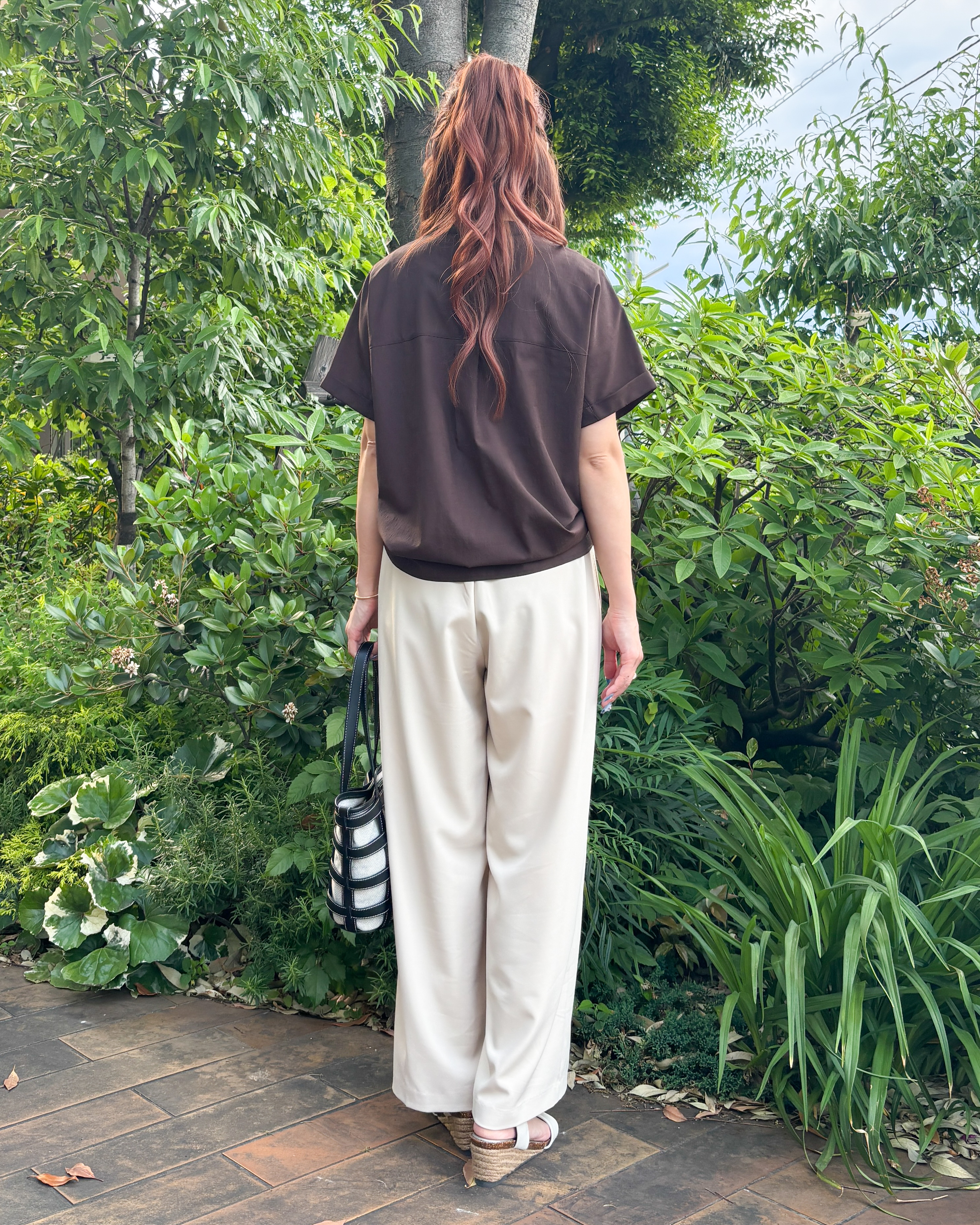 ゆゆさんの「SHOO･LA･RUE｜【通気性〇/UV/S-LL】風が通り抜ける 半袖バンドカラーシアーシャツ」を使ったコーディネート