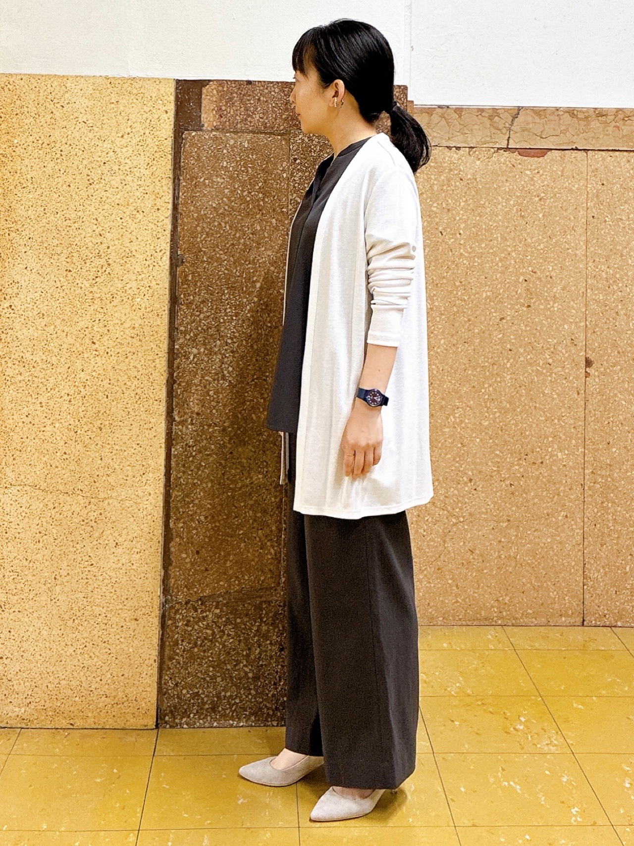 hattoriさんの「INDIVI｜【褒められパンツ／洗える／ウエストゴム】ワイドタックパンツ」を使ったコーディネート