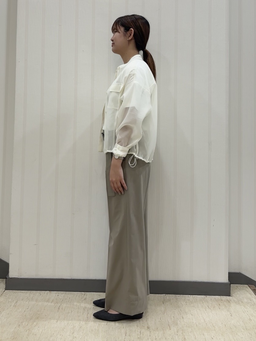 ちひさんの「INDIVI｜【撥水／UVケア／SETUP可能】軽量ベルト付ワイドストレートパンツ」を使ったコーディネート