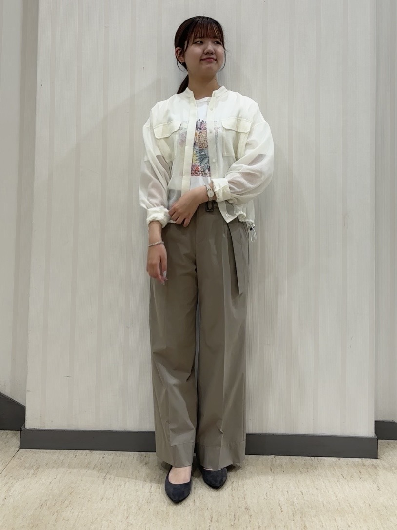 ちひさんの「INDIVI｜【撥水／UVケア／SETUP可能】軽量ベルト付ワイドストレートパンツ」を使ったコーディネート