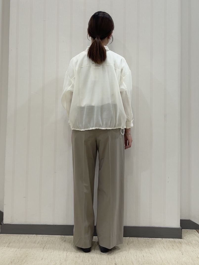 ちひさんの「INDIVI｜【撥水／UVケア／SETUP可能】軽量ベルト付ワイドストレートパンツ」を使ったコーディネート