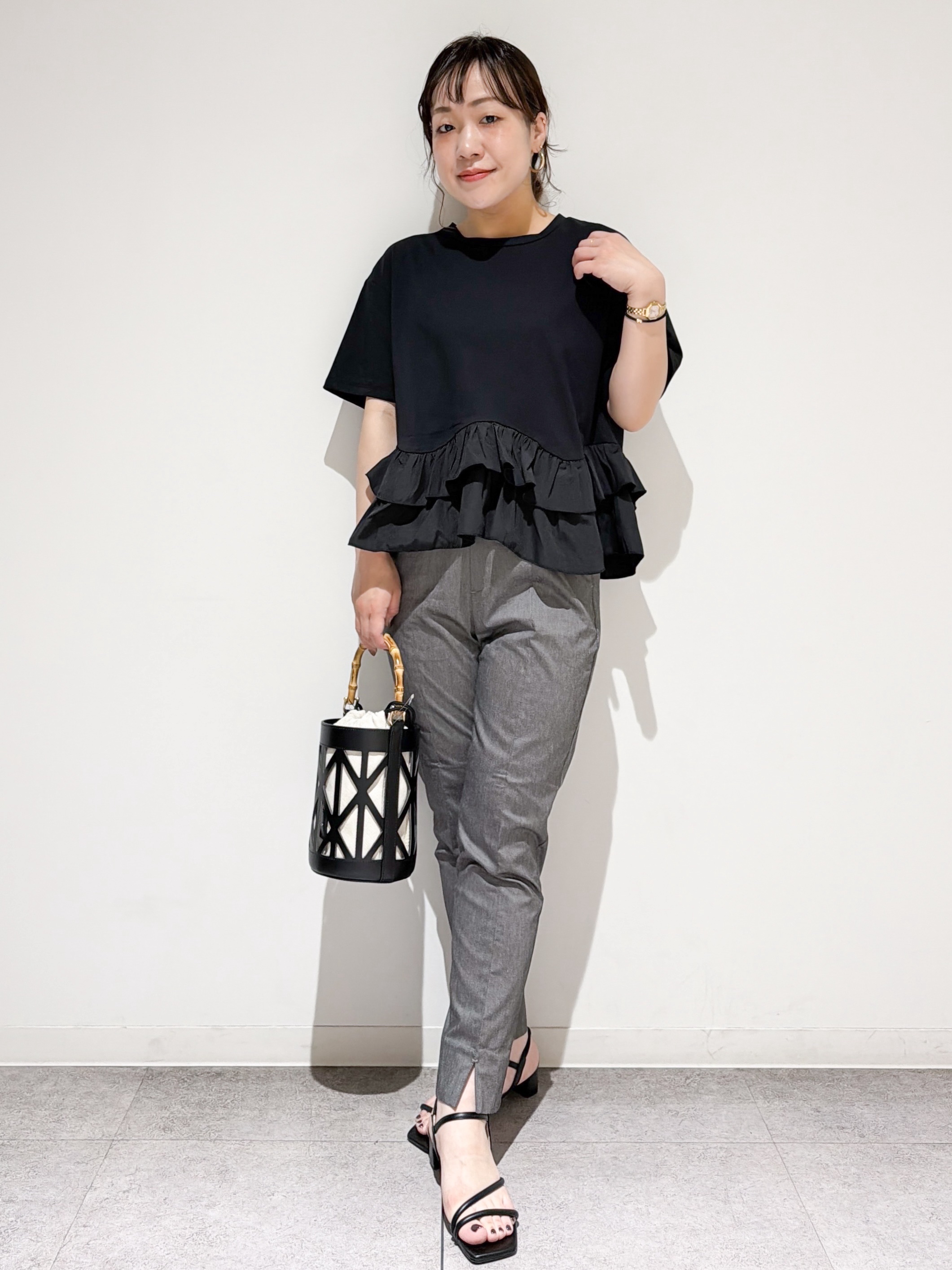 すずママさんの「OPAQUE.CLIP｜裾フリルドッキングTシャツ【洗濯機OK】」を使ったコーディネート
