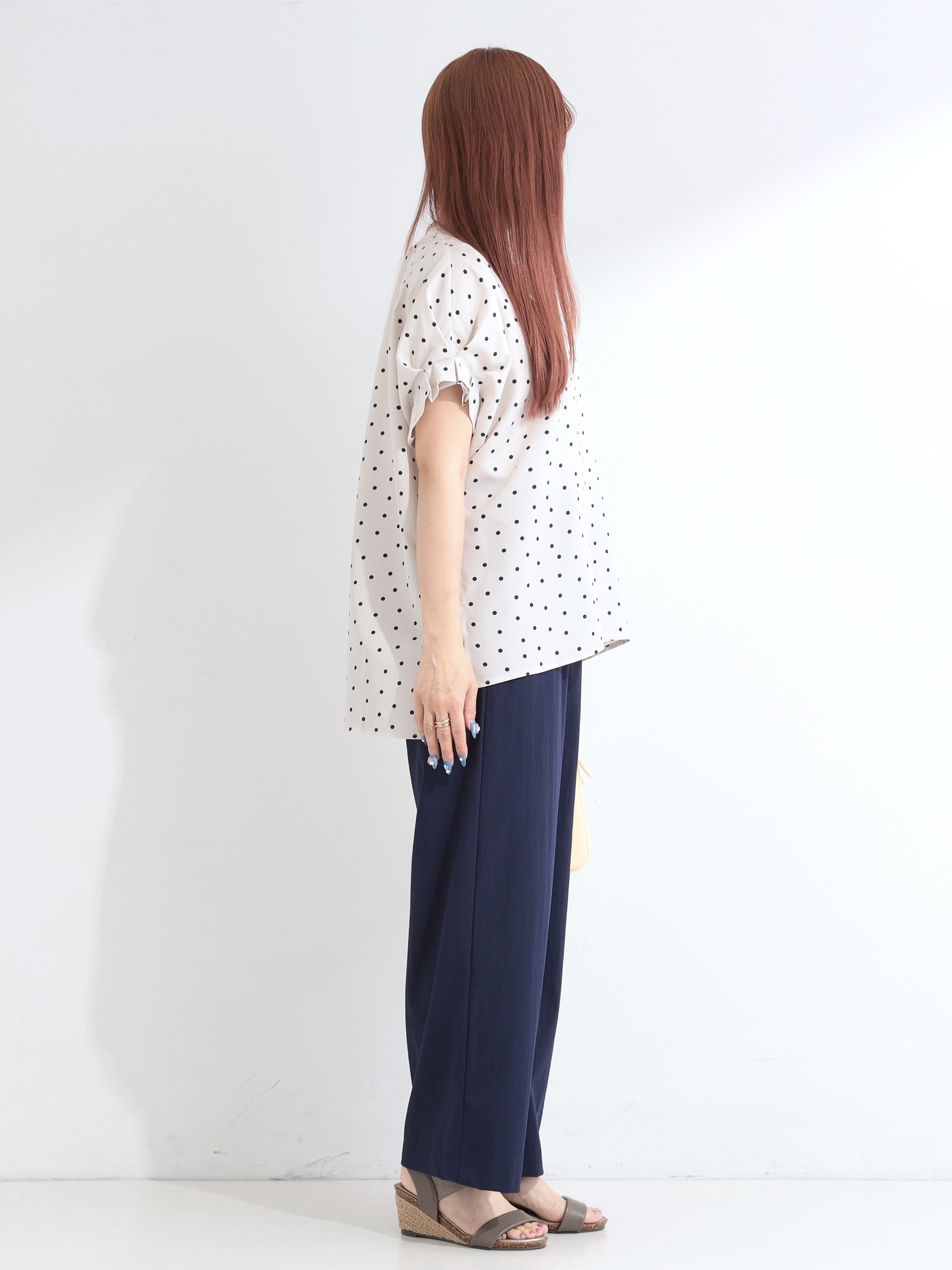 ゆゆさんの「SHOO･LA･RUE｜【洗濯機可／洗濯後しわになりにくい】大人の甘さをプラスする ドット柄袖タックブラウス」を使ったコーディネート
