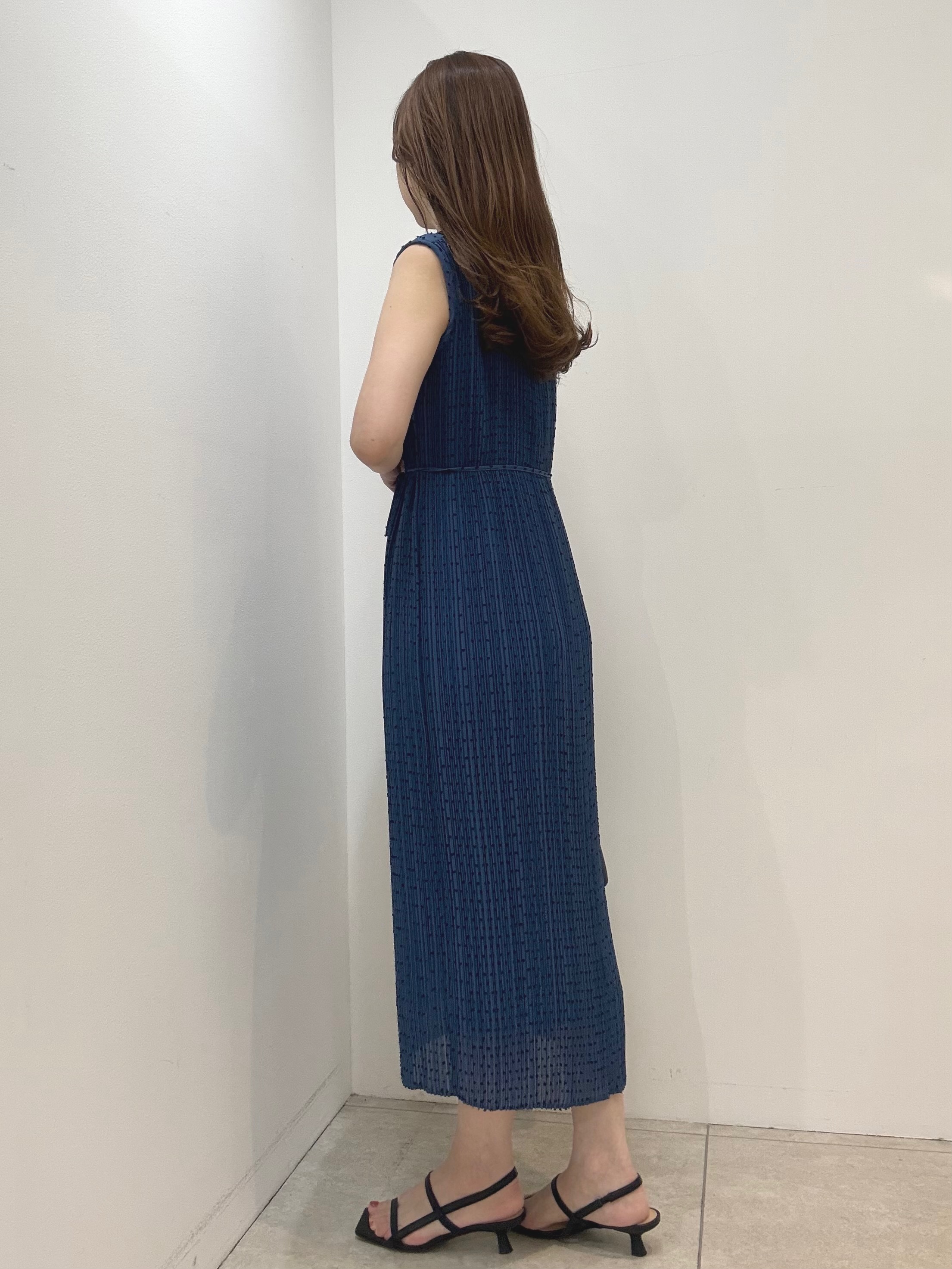 かなえさんの「UNTITLED｜【華やか/シアー感】ドットジャガードワンピース」を使ったコーディネート