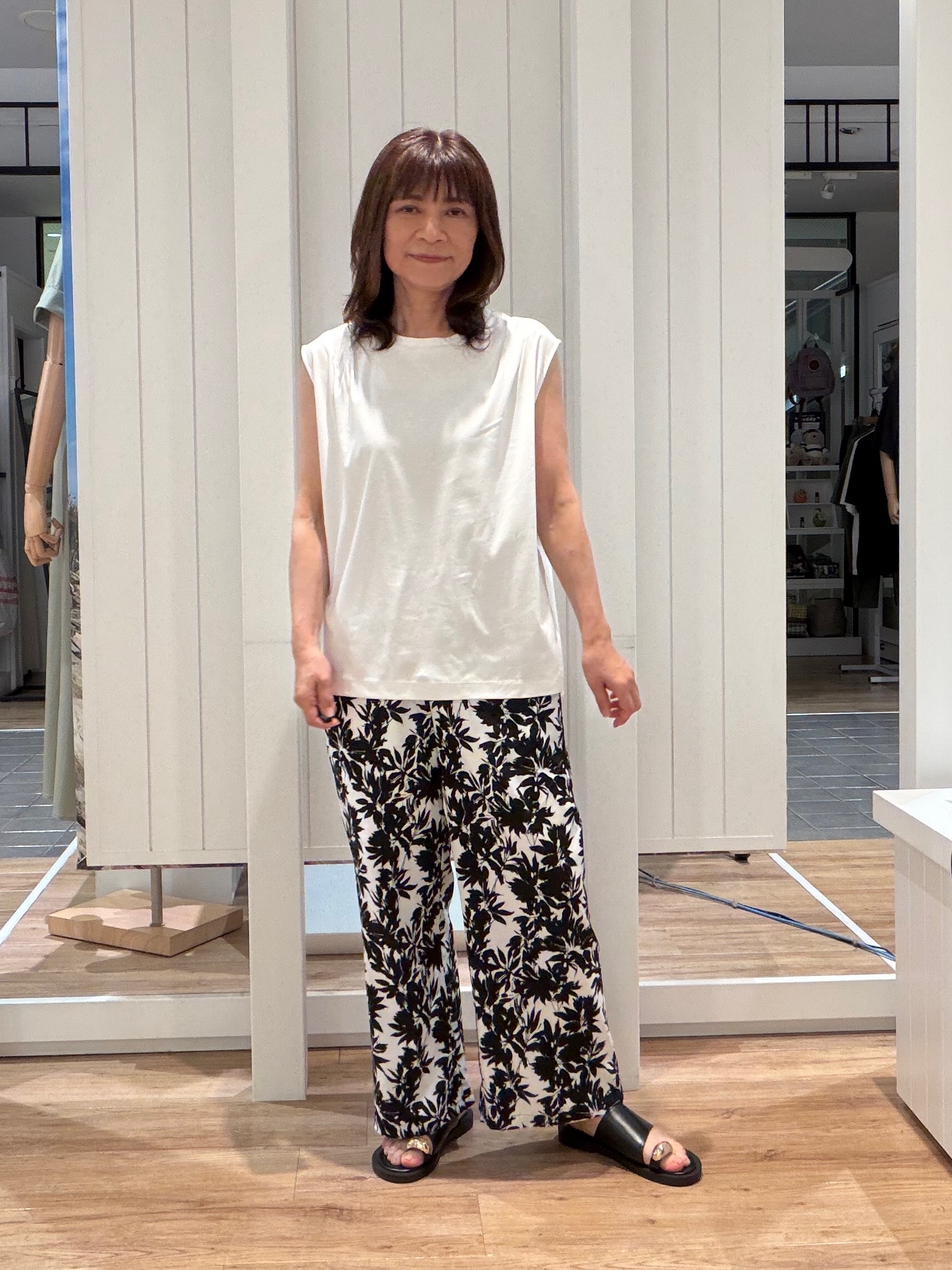 Fujitaさんの「Dessin｜【高通気/セットアップ可】ハーフスリーブドロストシャツブラウス」を使ったコーディネート