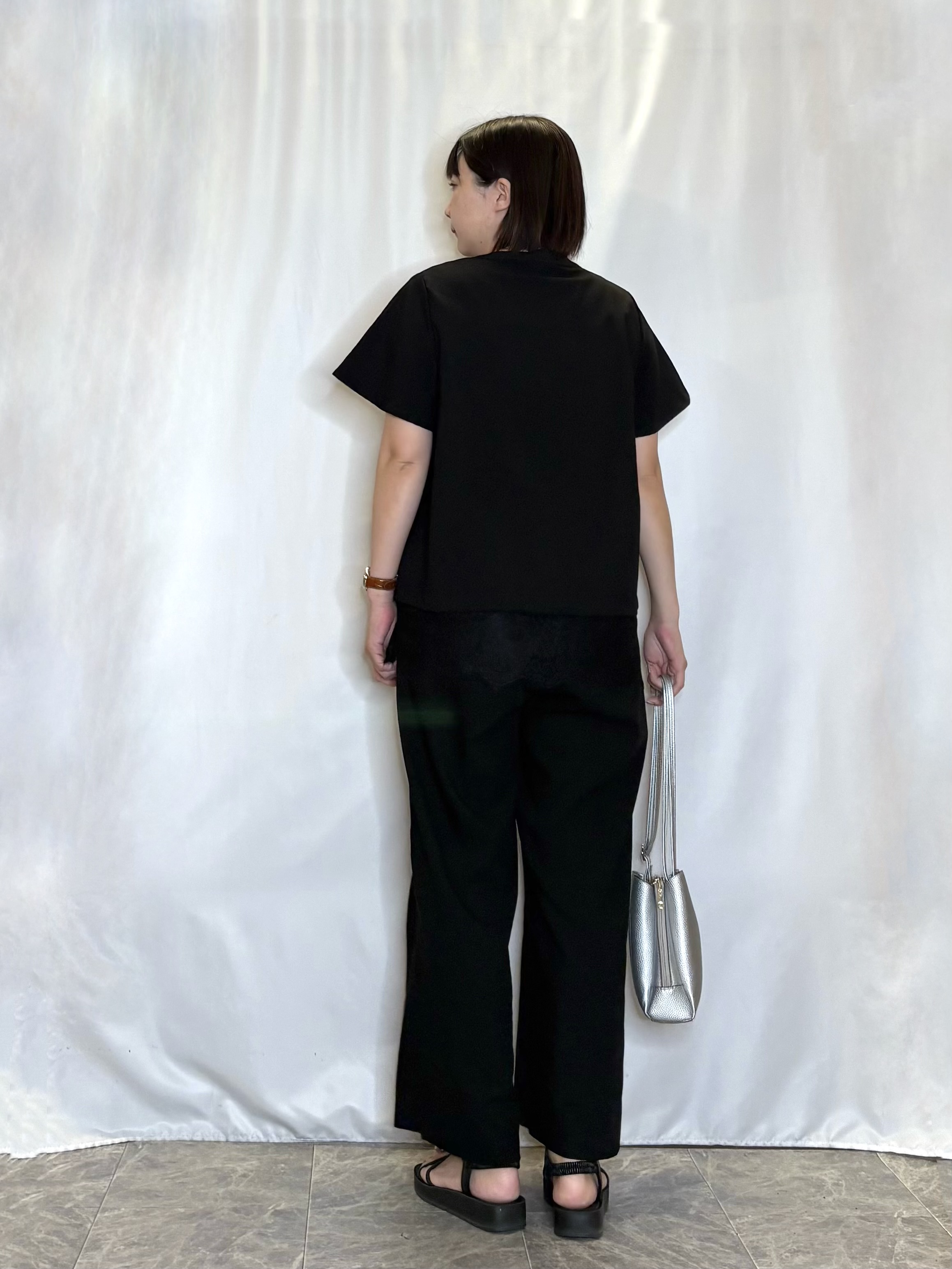 ネリさんの「SHOO･LA･RUE｜【S-LL/洗濯機可】軽凛(かろりん) 楽に着られて上品 裾レーススキッパーブラウス」を使ったコーディネート