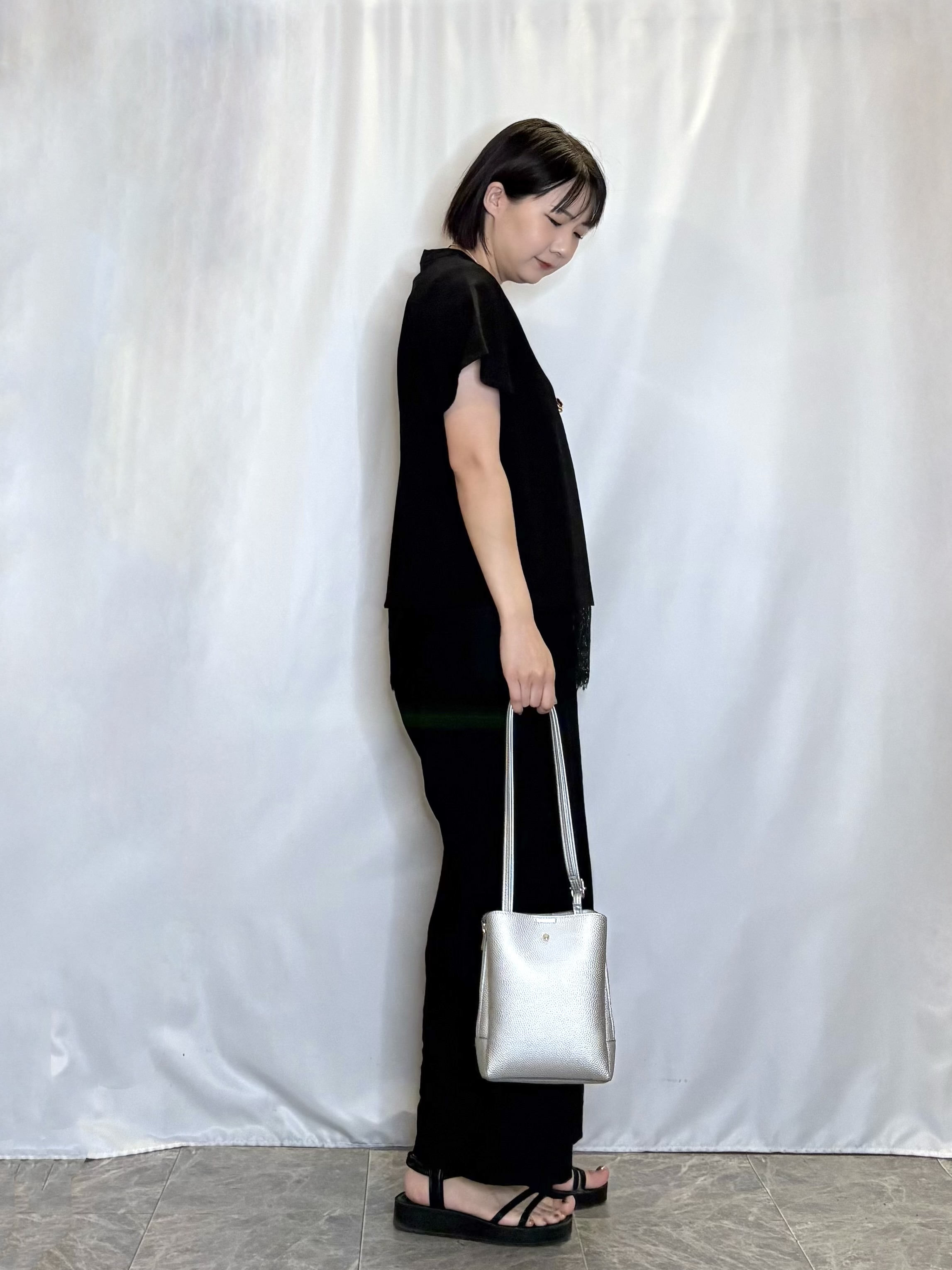 ネリさんの「SHOO･LA･RUE｜【S-LL/洗濯機可】軽凛(かろりん) 楽に着られて上品 裾レーススキッパーブラウス」を使ったコーディネート