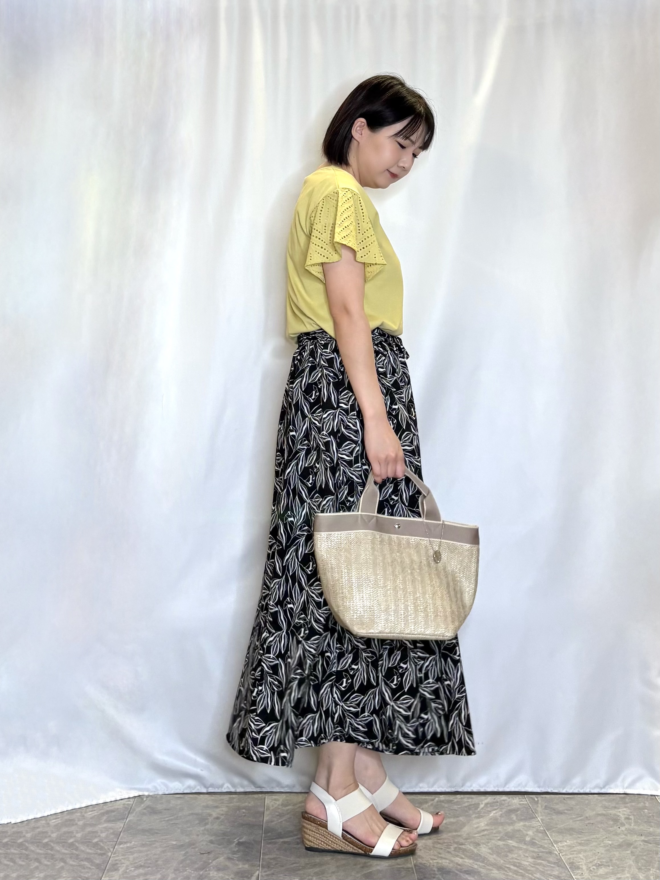 ネリさんの「SHOO･LA･RUE｜【S-LL/洗濯機可/体型カバー】汗じみが気になりにくい お袖レースフレアTシャツ」を使ったコーディネート