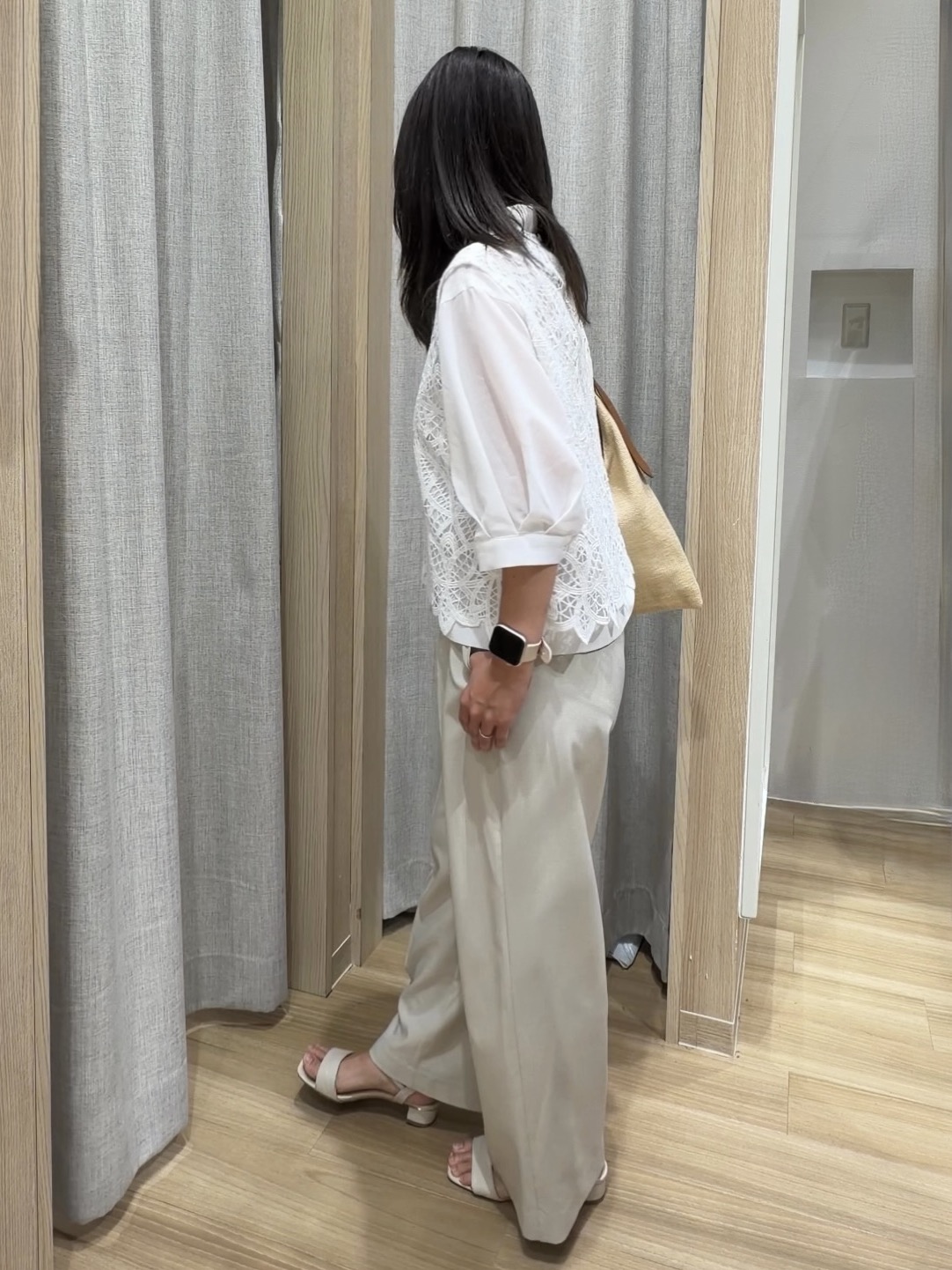 Fumikaさんの「grove｜【2点SET・二の腕カバー】レースベスト&times;シアーブラウスSET」を使ったコーディネート