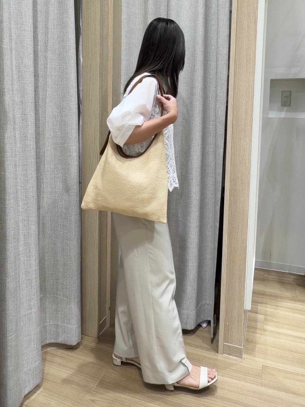 Fumikaさんの「grove｜【2点SET・二の腕カバー】レースベスト&times;シアーブラウスSET」を使ったコーディネート