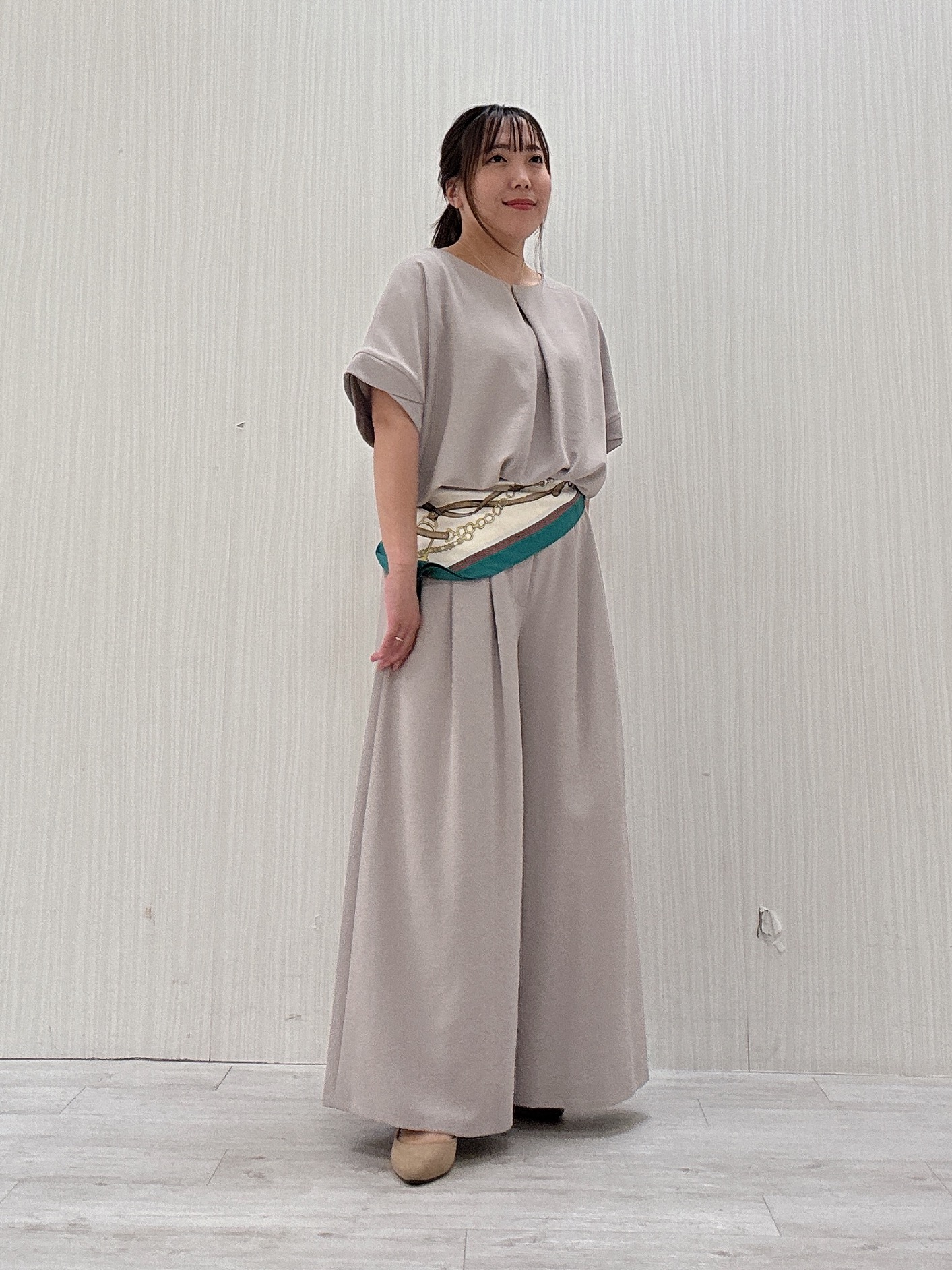 ayakaさんの「UNTITLED｜【セットアップ可/UVカット/前後2WAY】リラクシーフレンチスリーブブラウス」を使ったコーディネート