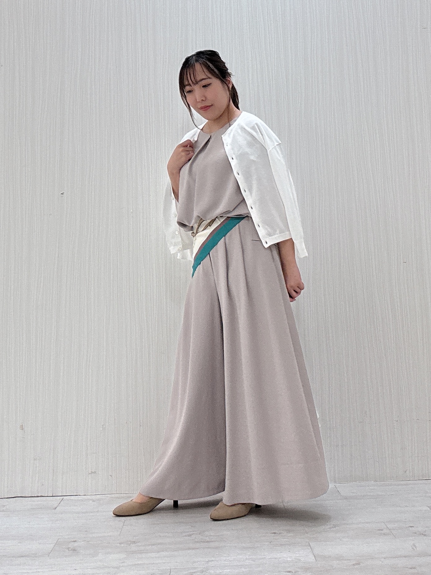 ayakaさんの「UNTITLED｜【セットアップ可/UVカット/前後2WAY】リラクシーフレンチスリーブブラウス」を使ったコーディネート