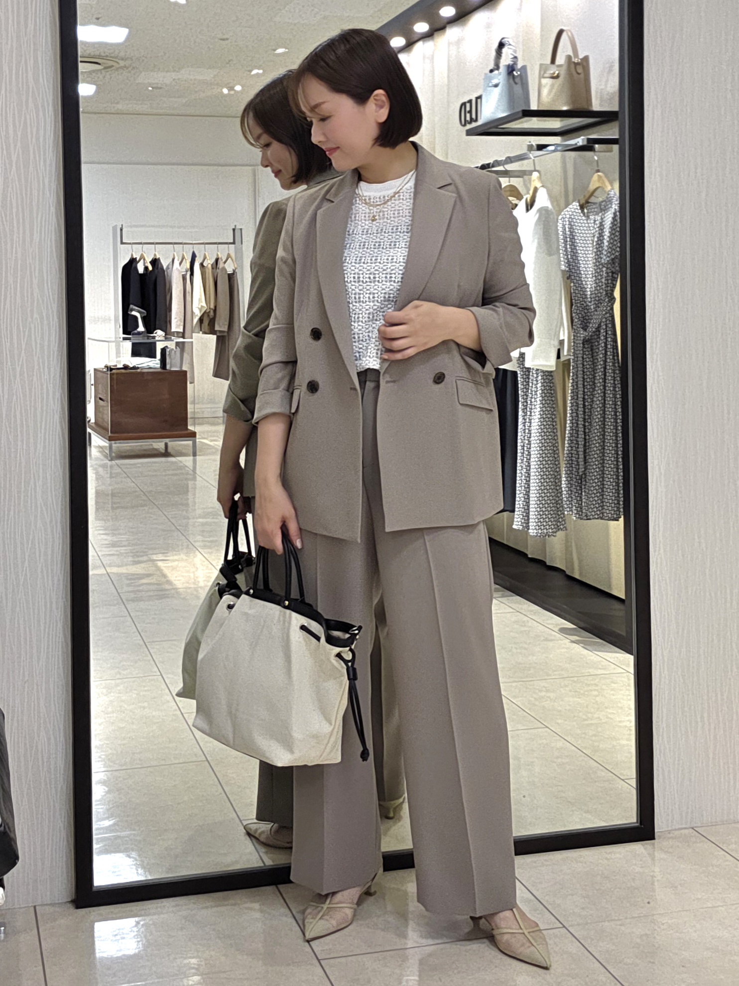 naokoさんの「UNTITLED｜【新色追加/セットアップ可】エアリー ダブルブレストジャケット」を使ったコーディネート