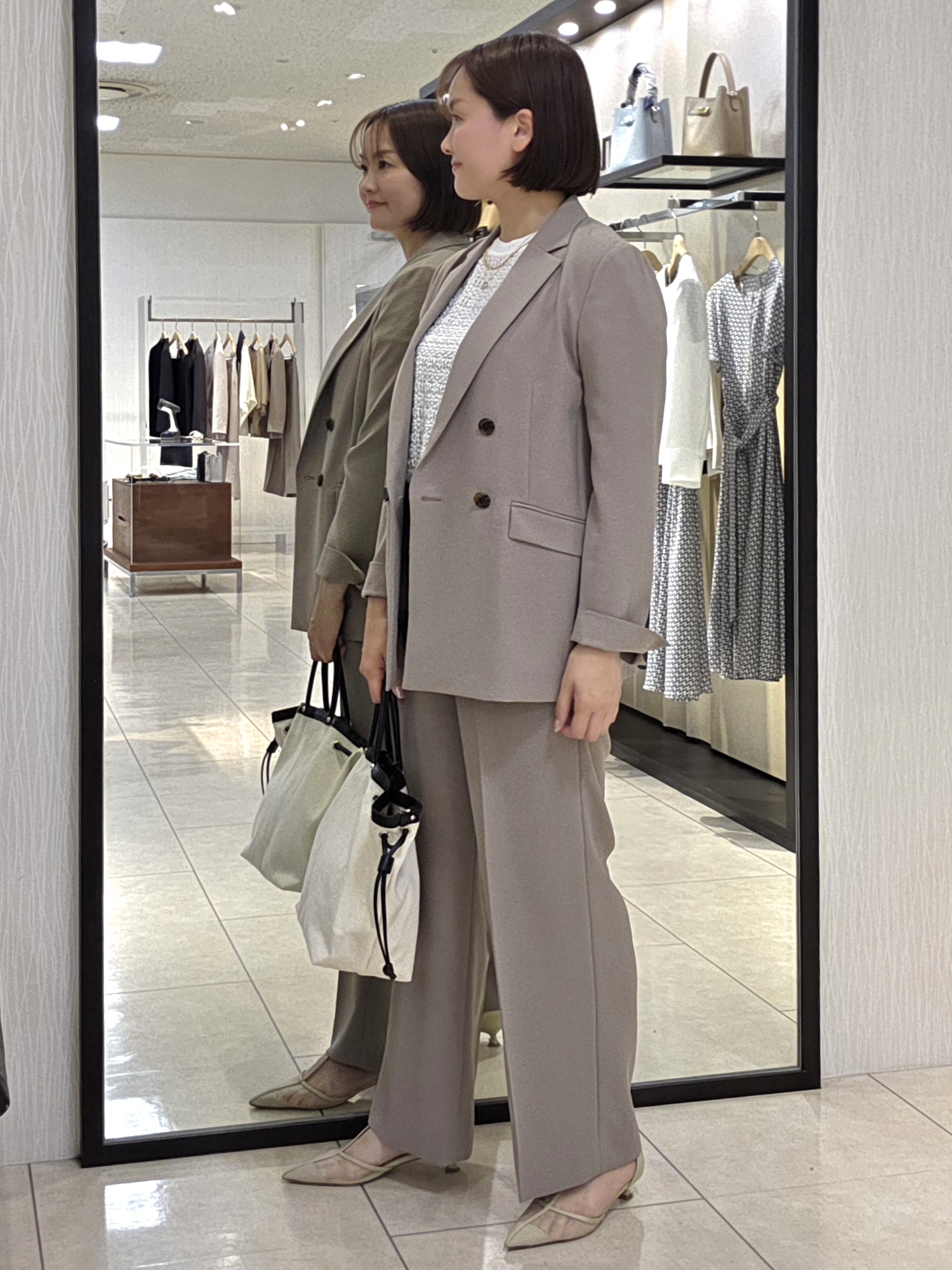 naokoさんの「UNTITLED｜【新色追加/セットアップ可】エアリー ダブルブレストジャケット」を使ったコーディネート