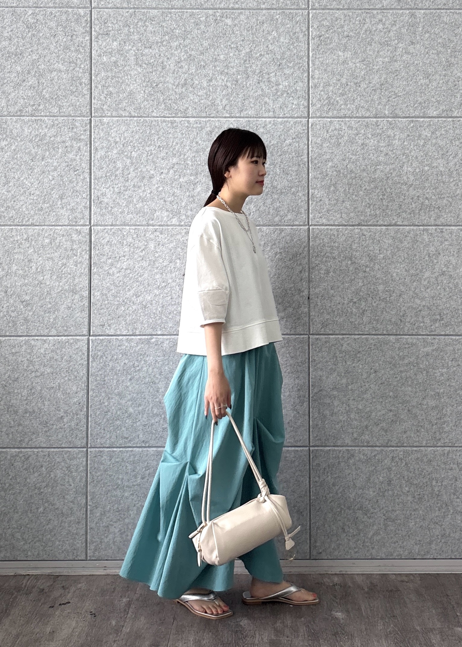 Renoさんの「INDIVI｜ハーフスリーブフォルムカットソー【再入荷／マシンウォッシュ／接触冷感】」を使ったコーディネート
