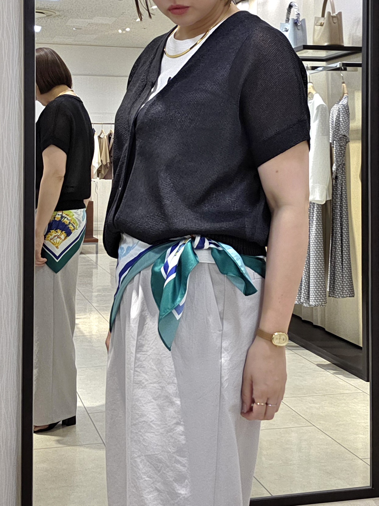 naokoさんの「UNTITLED｜【洗える/清涼感】ドライタッチスリーブレスカーディガン」を使ったコーディネート