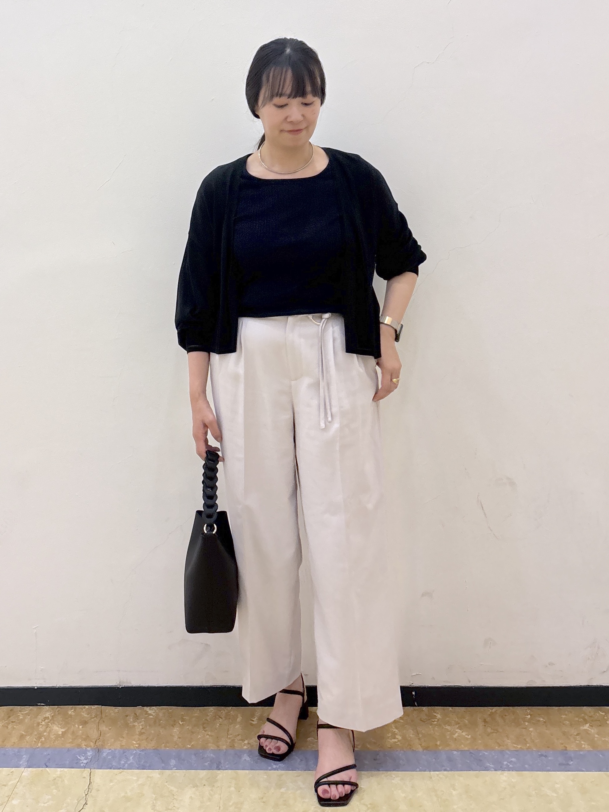 akariさんの「index｜【接触冷感】シアーショートトッパーカーディガン《洗濯機OK／抗ピル》」を使ったコーディネート