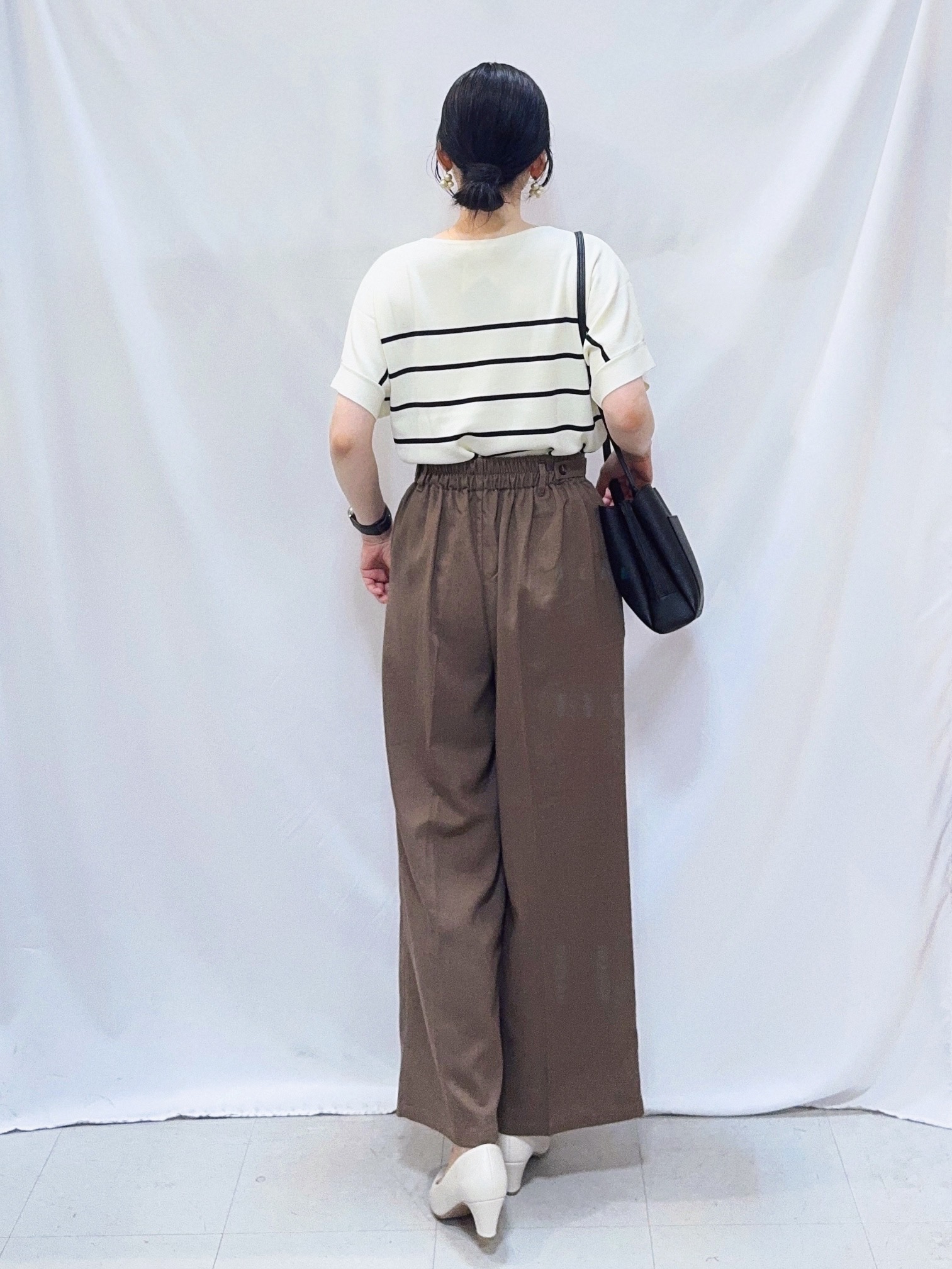 𝐇𝐢𝐫𝐨𝐦𝐢さんの「SHOO･LA･RUE｜【毎日洗える/UV】二の腕隠れる さらっとドルマン半袖ニット」を使ったコーディネート