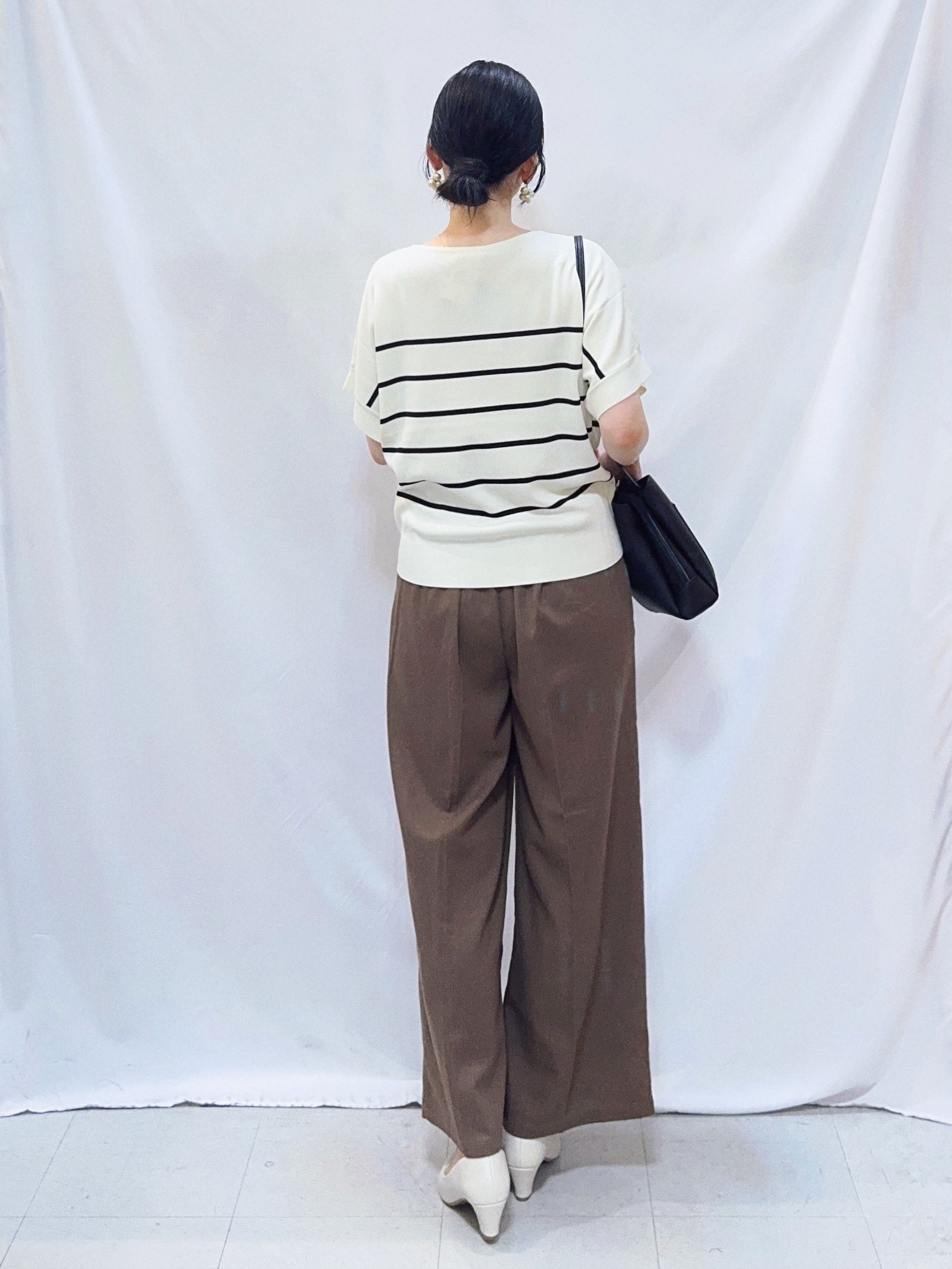 𝐇𝐢𝐫𝐨𝐦𝐢さんの「SHOO･LA･RUE｜【毎日洗える/UV】二の腕隠れる さらっとドルマン半袖ニット」を使ったコーディネート
