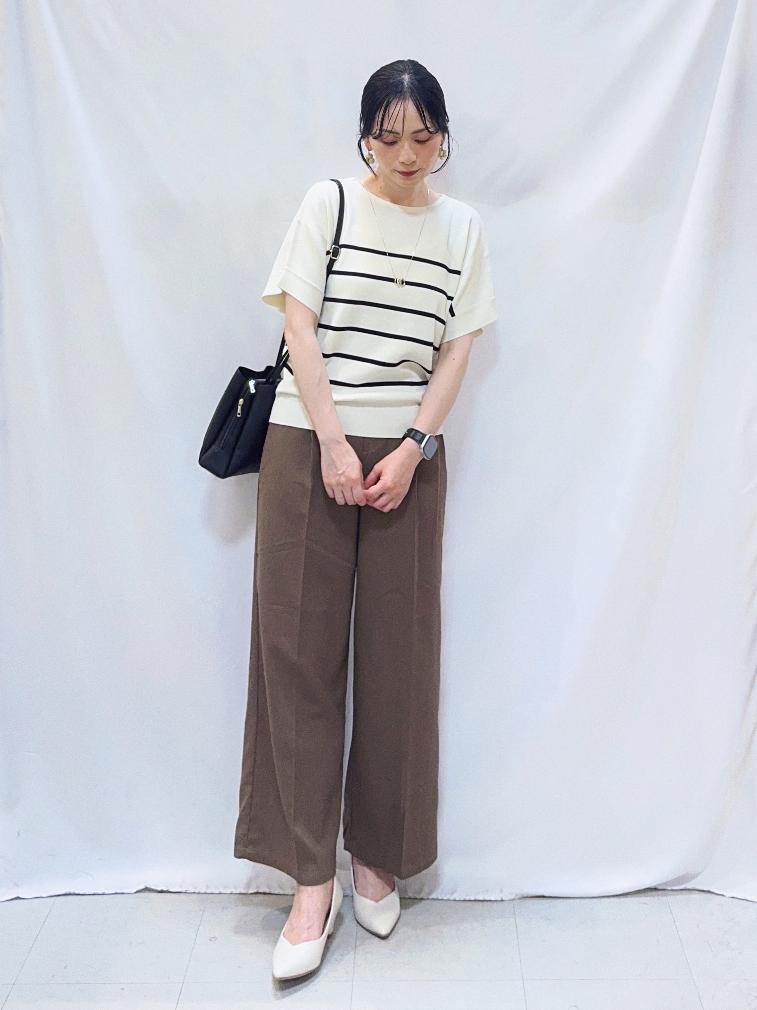𝐇𝐢𝐫𝐨𝐦𝐢さんの「SHOO･LA･RUE｜【毎日洗える/UV】二の腕隠れる さらっとドルマン半袖ニット」を使ったコーディネート