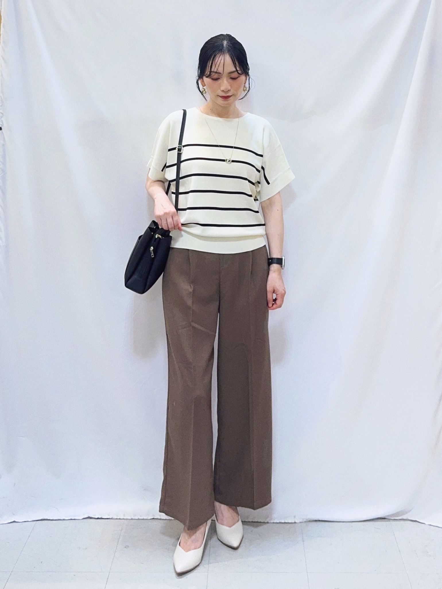 𝐇𝐢𝐫𝐨𝐦𝐢さんの「SHOO･LA･RUE｜【毎日洗える/UV】二の腕隠れる さらっとドルマン半袖ニット」を使ったコーディネート