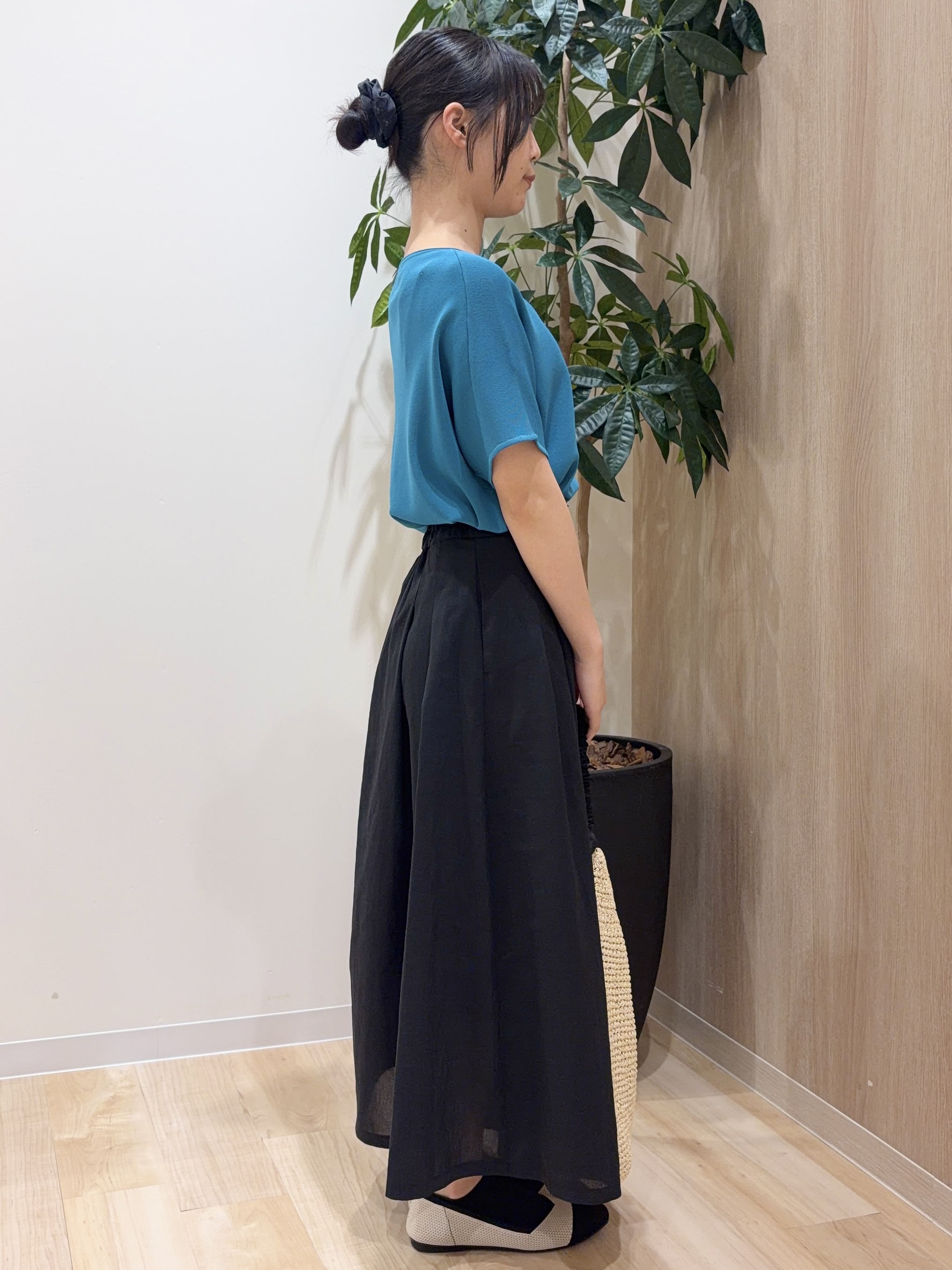 ayaneさんの「grove｜【シリーズ累計36万枚！名品ニット】やわらかドライタッチ ドルマンニット」を使ったコーディネート
